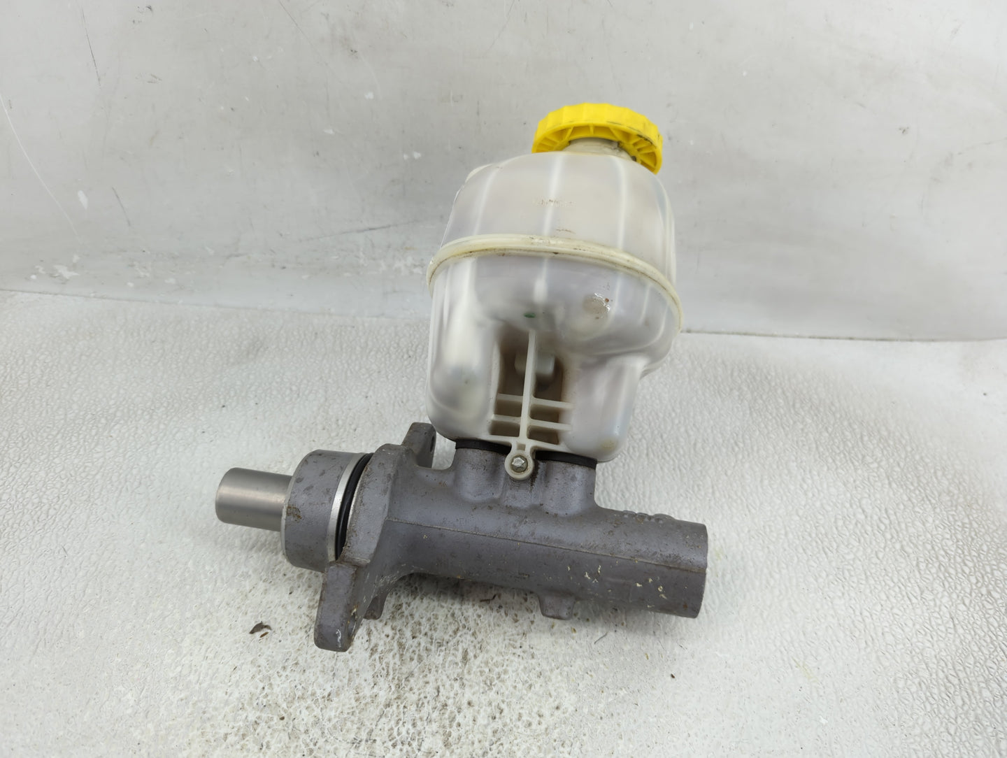 2007-2008 Dodge Ram 1500 Brake Master Cylinder 1312663 - Oemusedautoparts1.com