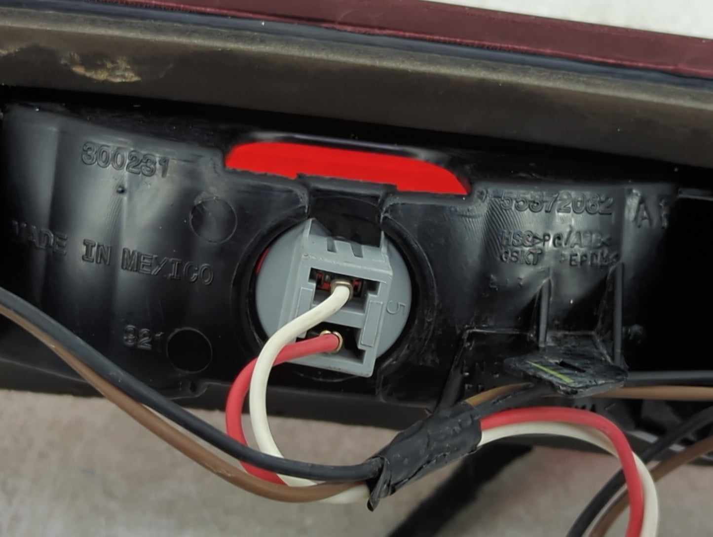 2010 Dodge Ram 1500 Third Brake Light Tail Light P/N:55372082 Fits OEM Used Auto Parts - Oemusedautoparts1.com