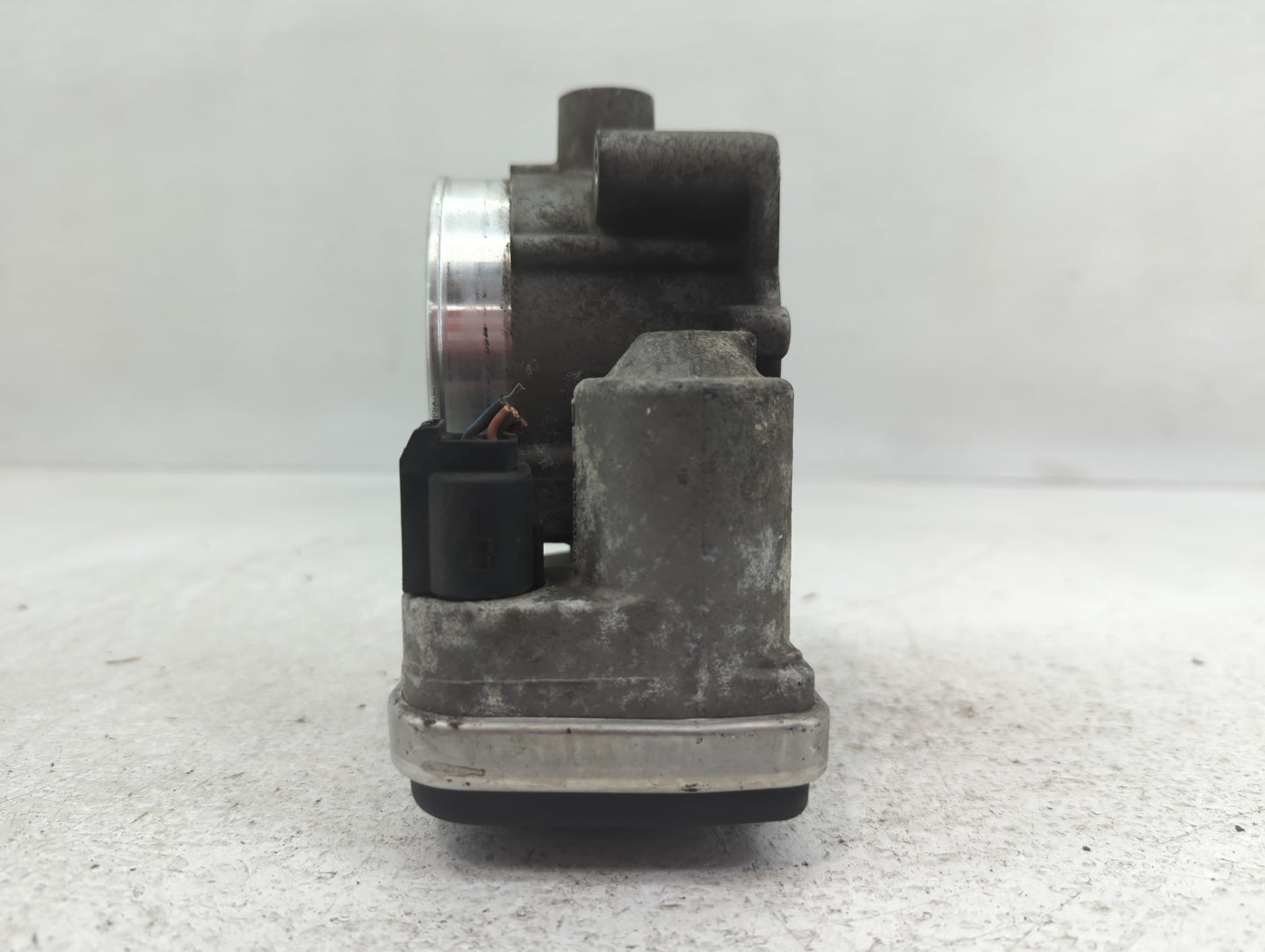 2005-2010 Dodge Ram 1500 Throttle Body Fits Fits 2005 2006 2007 2008 2009 2010 2011 2012 OEM Used Auto Parts - Oemusedautopa