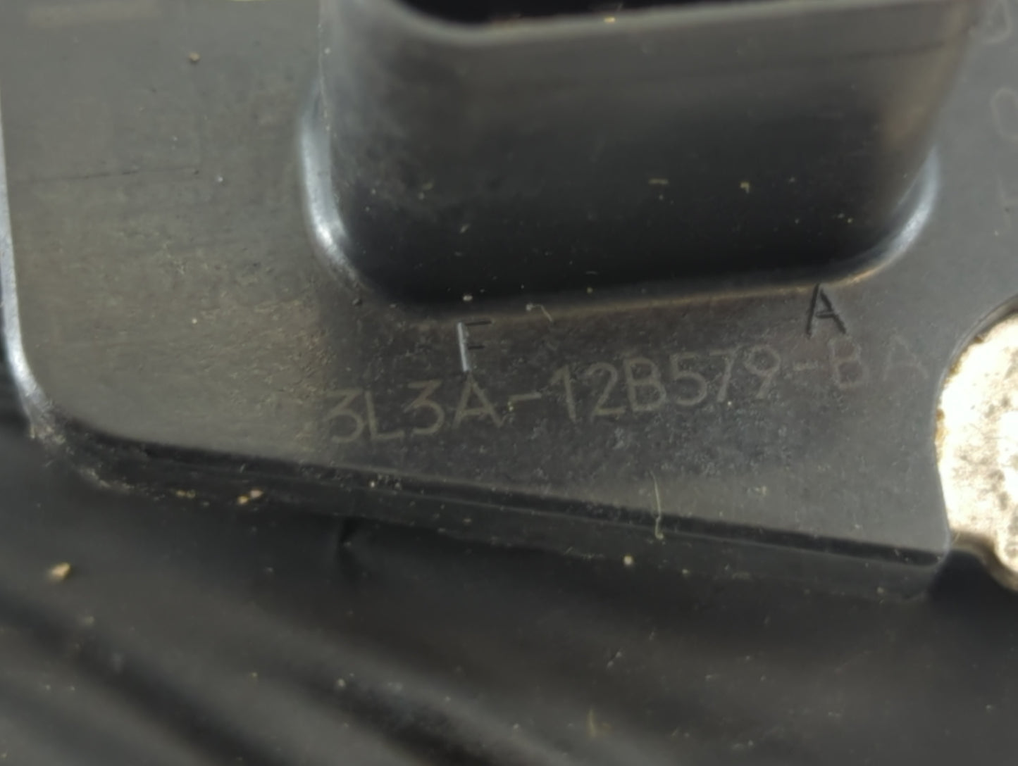 2004-2011 Ford Crown Victoria Mass Air Flow Meter Maf - Oemusedautoparts1.com