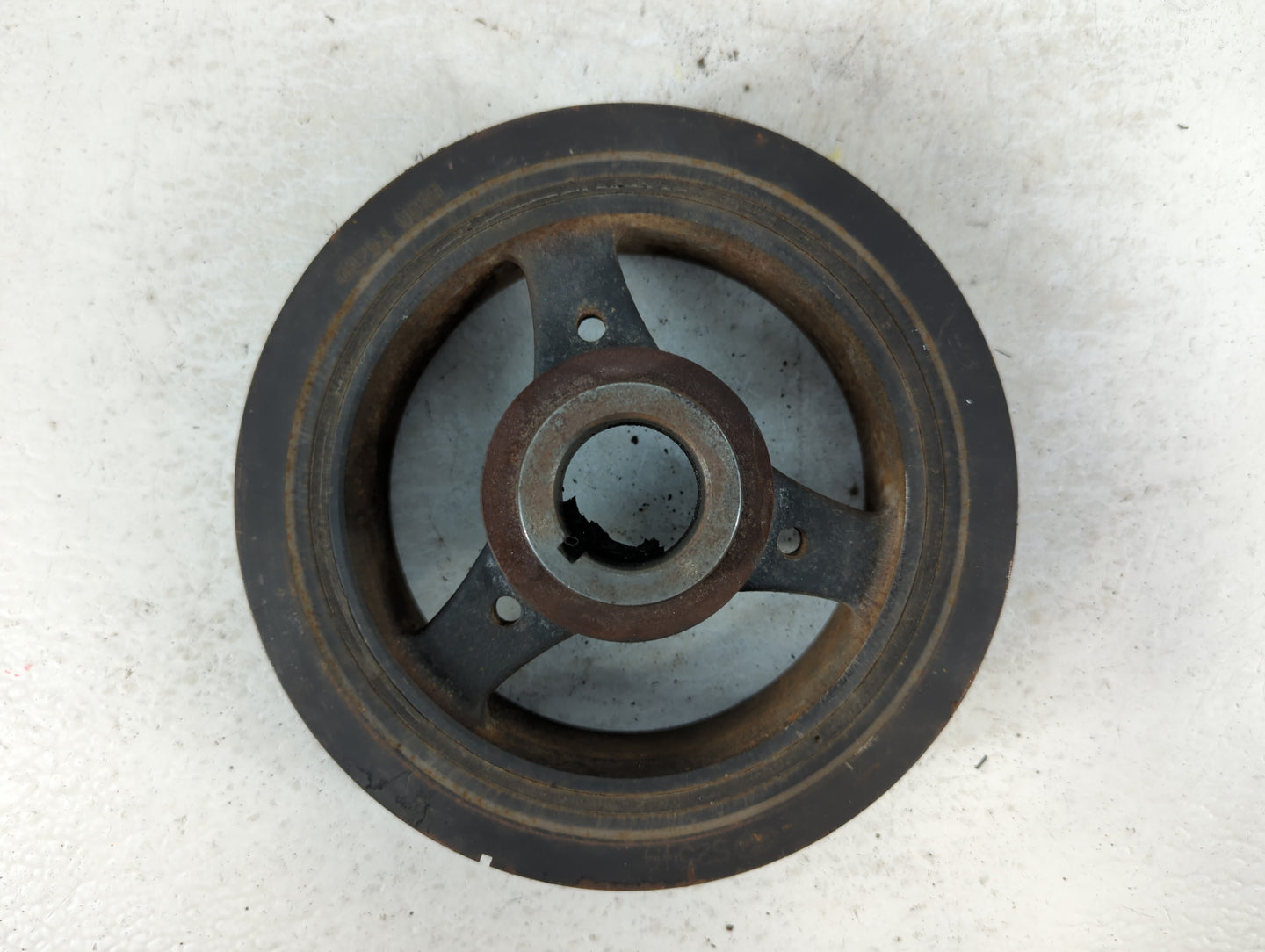2010 Ford Crown Victoria Crankshaft Pulley - Oemusedautoparts1.com