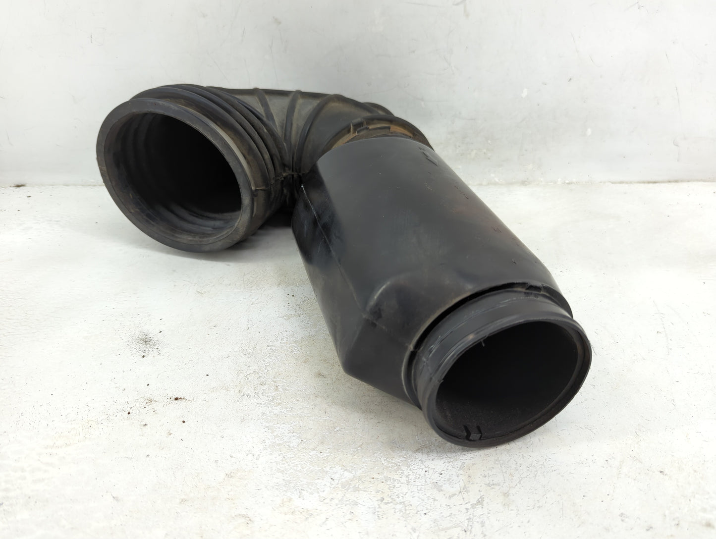 Ford E-150 Air Cleaner Intake Duct Hose Tube - Oemusedautoparts1.com