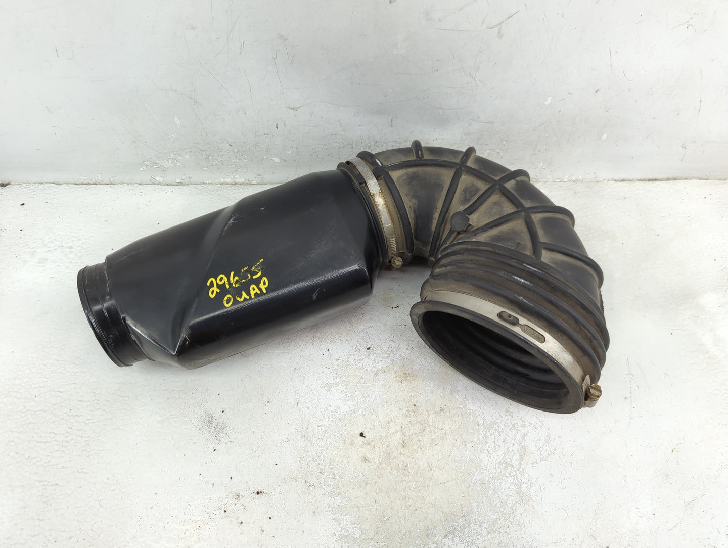 Ford E-150 Air Cleaner Intake Duct Hose Tube - Oemusedautoparts1.com
