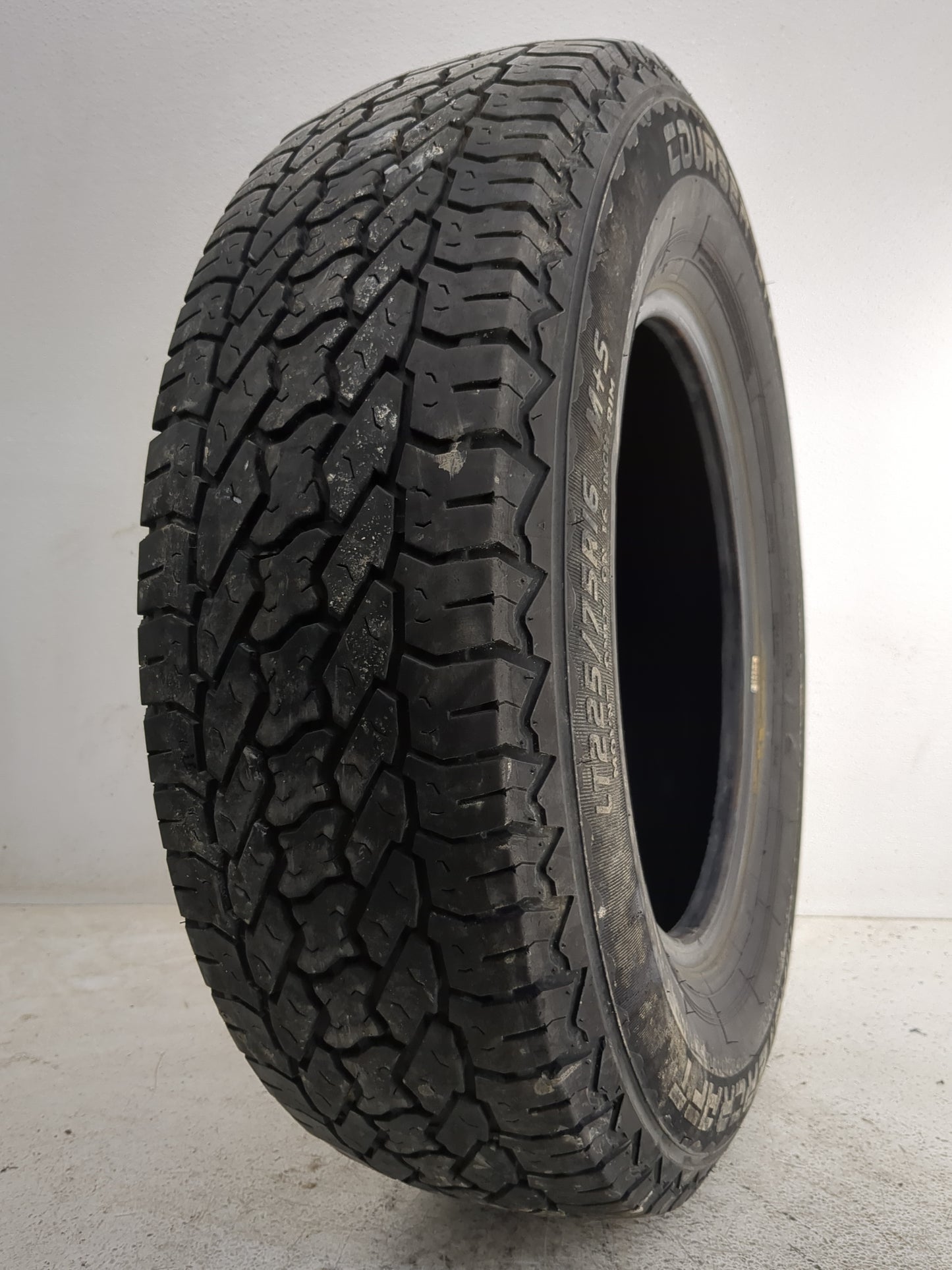 Used Tire LT225/75R16 MASTERCRAFT COURSER LTR 115R - Tread Depth 7/32 - Oemusedautoparts1.com