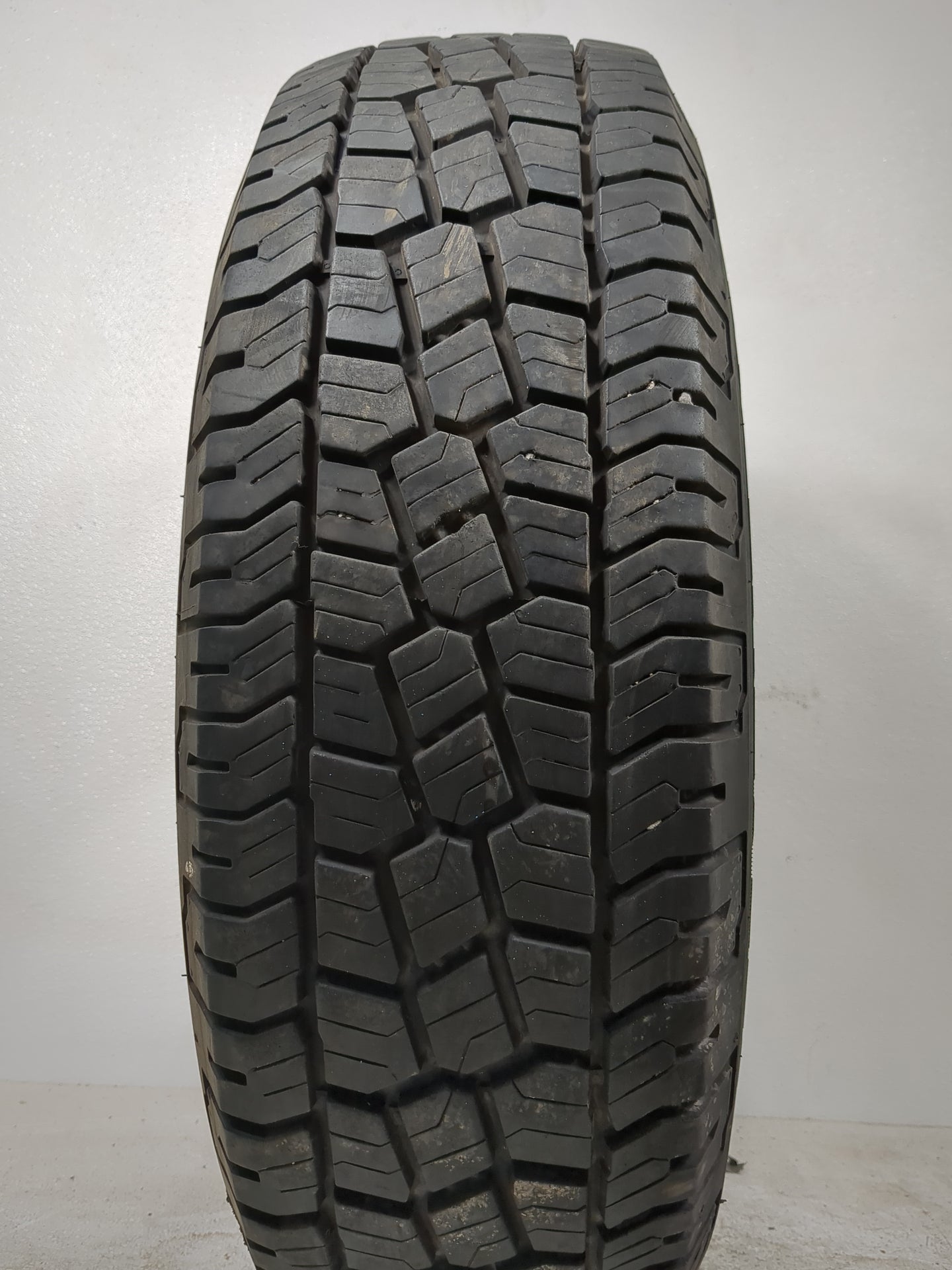 Used Tire LT225/75R16 MASTERCRAFT STRATUS AP 115/112R - Tread Depth 8/32 - Oemusedautoparts1.com