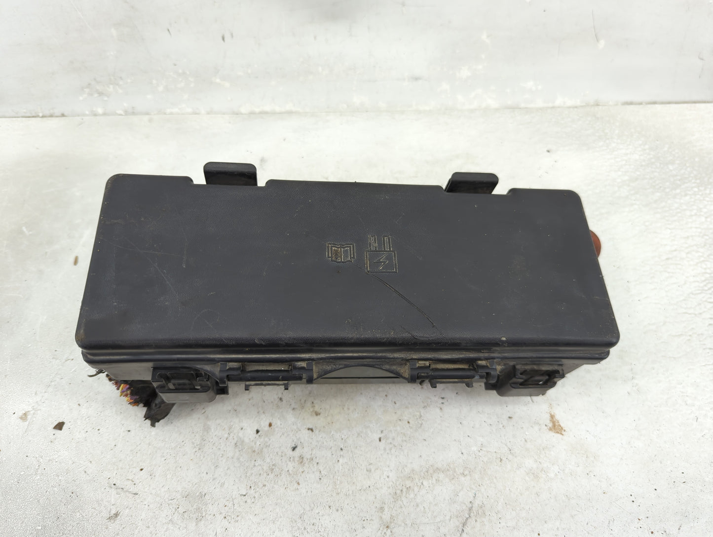 2009-2014 Ford E-250 Fusebox Fuse Box Panel Relay Module P/N:9L1T-14A003-AA Fits OEM Used Auto Parts - Oemusedautoparts1.com