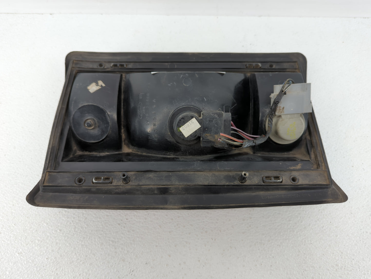 2005-2014 Ford E-250 Tail Light Assembly Passenger Right OEM P/N:F7UB-13440-AA Fits OEM Used Auto Parts - Oemusedautoparts1.