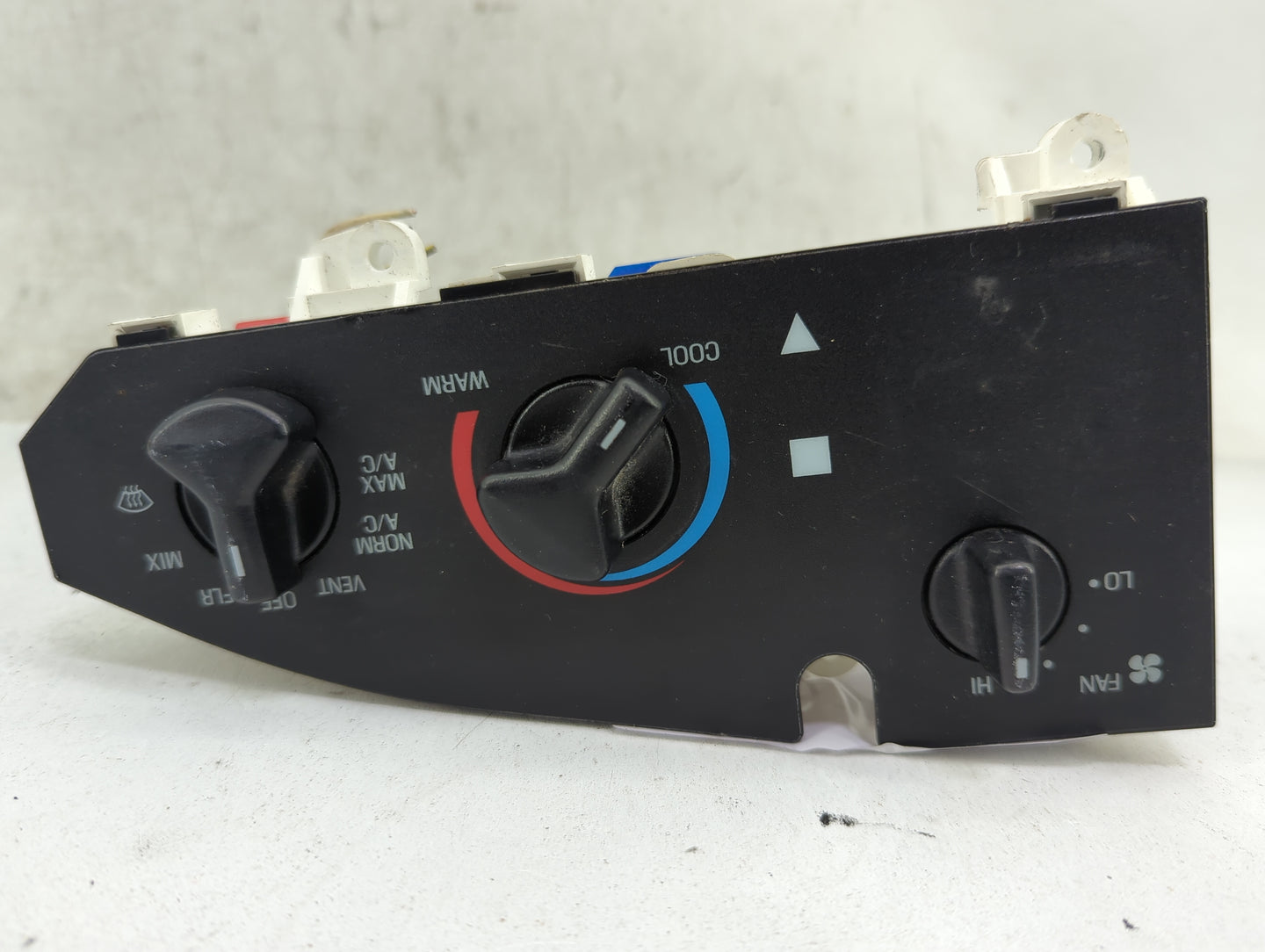 2005 Ford E-350 Club Wagon Climate Control Module Temperature AC/Heater Replacement Fits OEM Used Auto Parts - Oemusedautopa