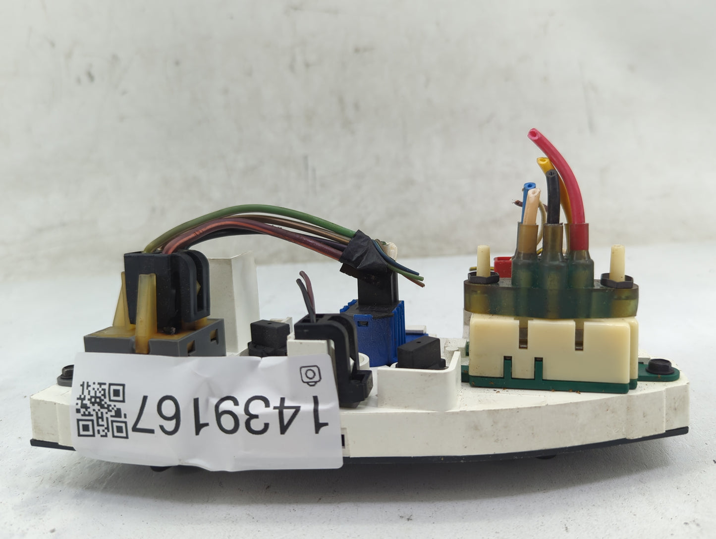 2005 Ford E-350 Club Wagon Climate Control Module Temperature AC/Heater Replacement Fits OEM Used Auto Parts - Oemusedautopa