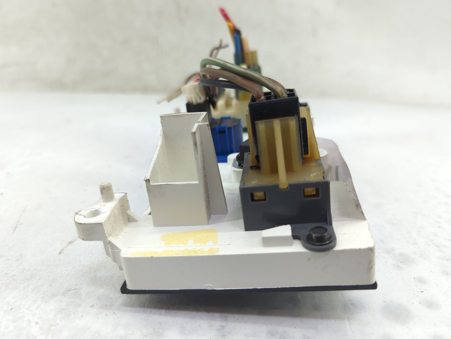 2005 Ford E-350 Club Wagon Climate Control Module Temperature AC/Heater Replacement Fits OEM Used Auto Parts - Oemusedautopa