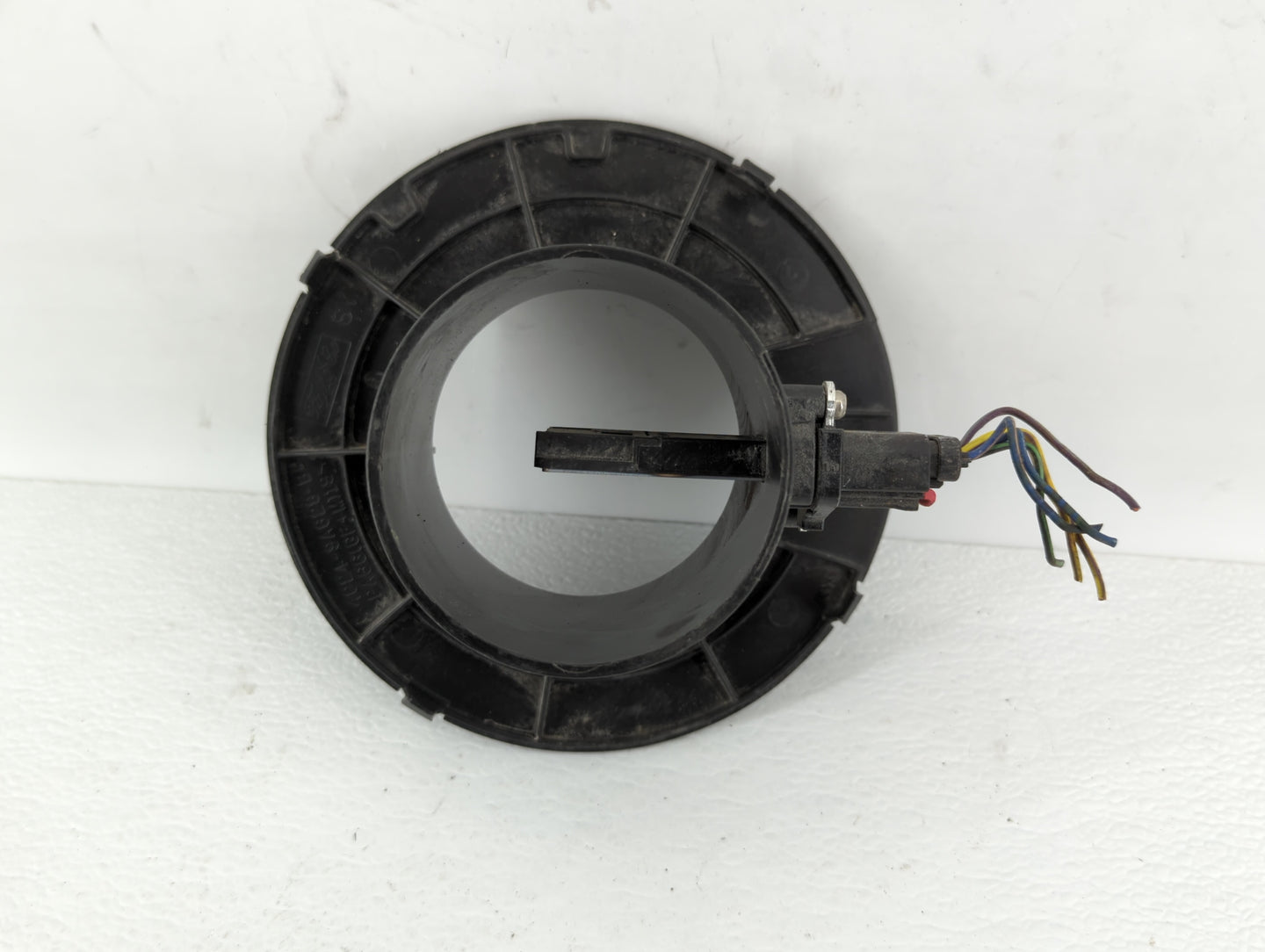 2004-2005 Ford E-350 Club Wagon Mass Air Flow Meter Maf - Oemusedautoparts1.com