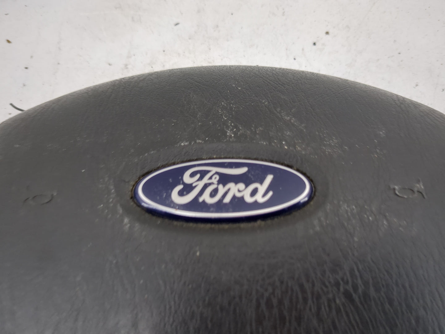 2009 Ford E-350 Super Duty Air Bag Driver Left Steering Wheel Mounted 1480862 - Oemusedautoparts1.com