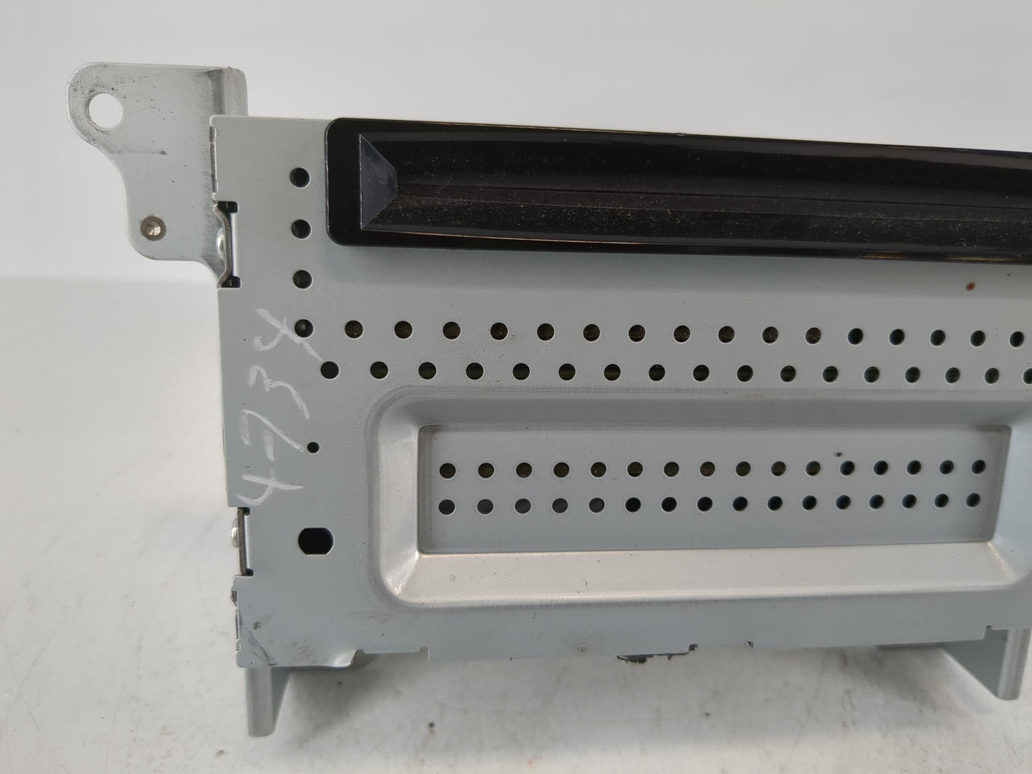 2008-2010 Ford Edge Radio AM FM Cd Player Receiver Replacement P/N:UQW1317 Fits Fits 2008 2009 2010 OEM Used Auto Parts - Oe