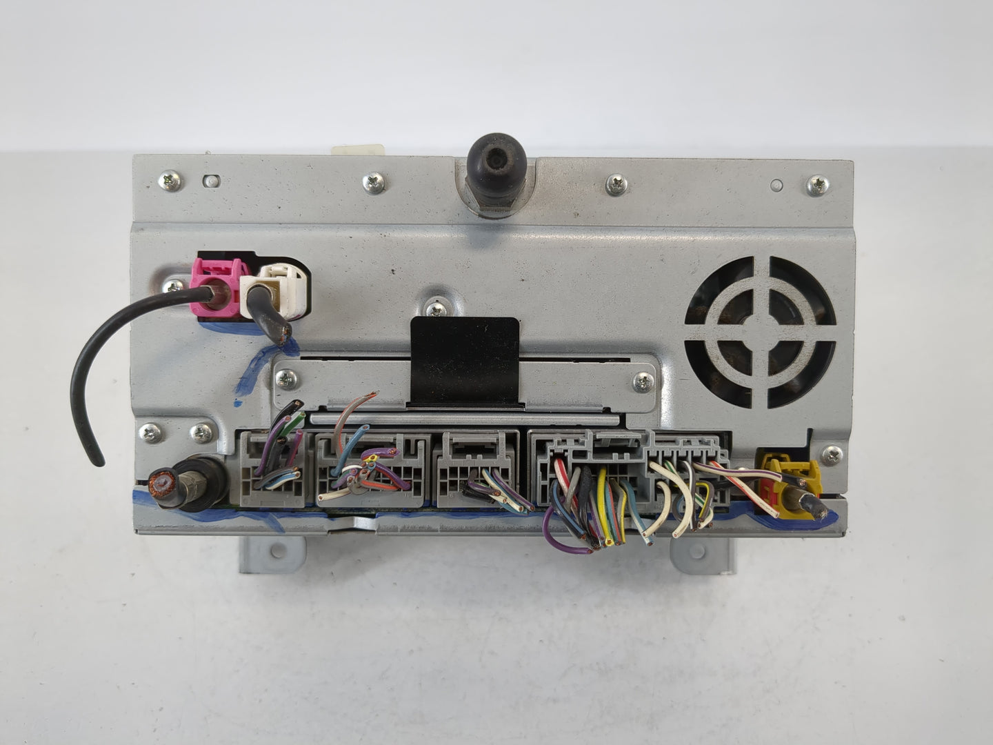 2008-2010 Ford Edge Radio AM FM Cd Player Receiver Replacement P/N:UQW1317 Fits Fits 2008 2009 2010 OEM Used Auto Parts - Oe