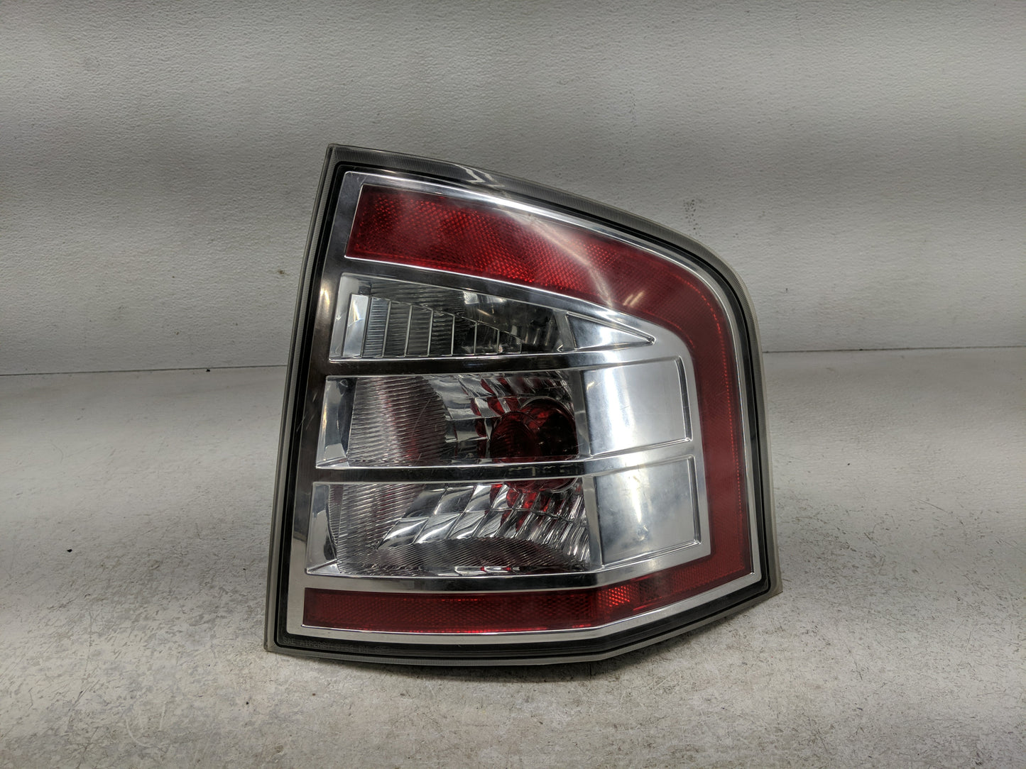 2007-2010 Ford Edge Tail Light Assembly Passenger Right OEM P/N:9T4J-13B504-A 8T43-13B504-AE Fits Fits 2007 2008 2009 2010 O