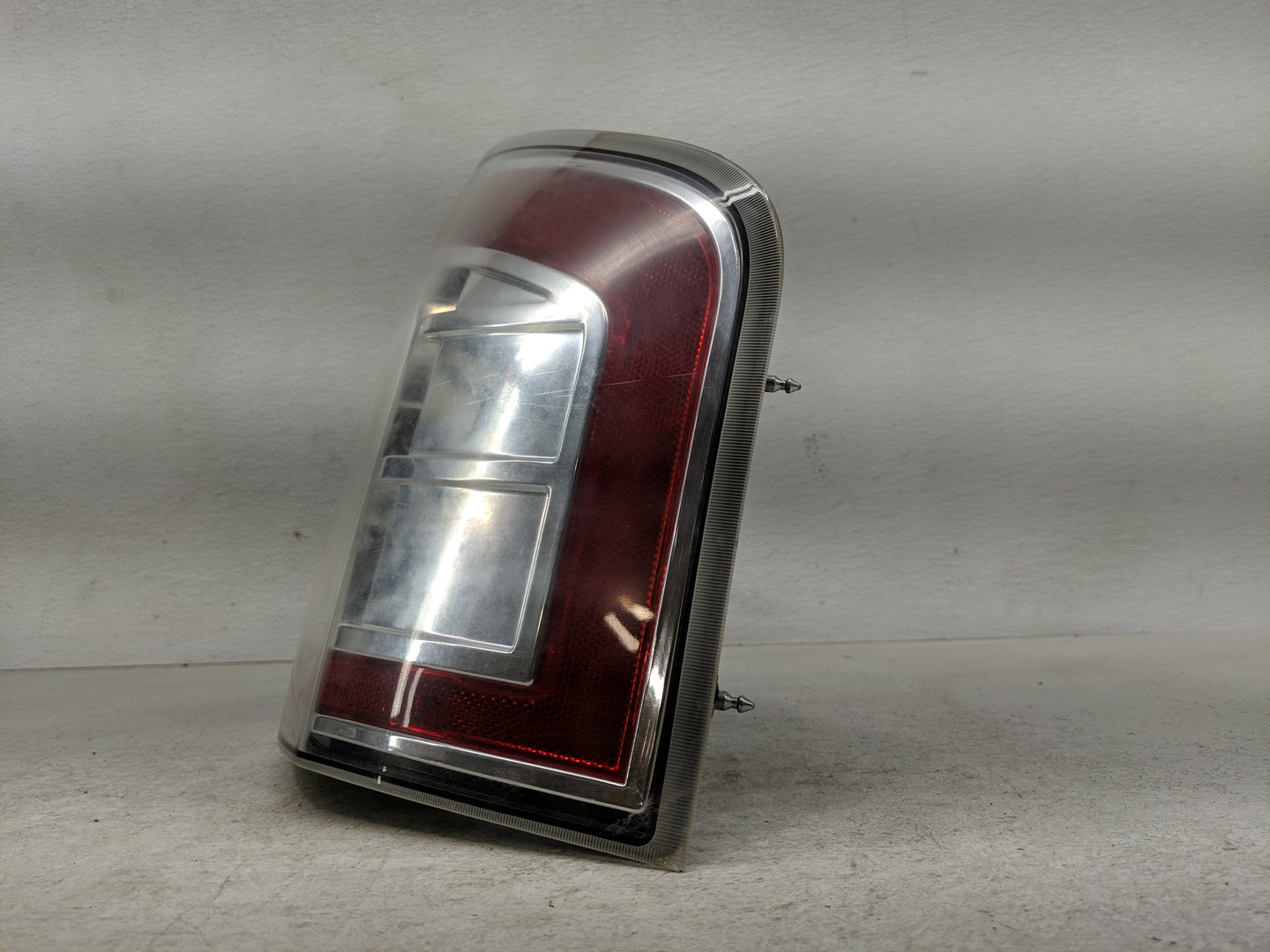 2007-2010 Ford Edge Tail Light Assembly Passenger Right OEM P/N:9T4J-13B504-A 8T43-13B504-AE Fits Fits 2007 2008 2009 2010 O