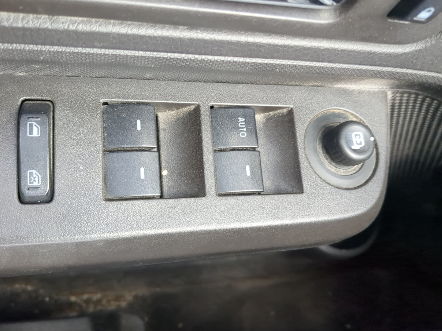 2009-2010 Ford Edge Master Power Window Switch Replacement Driver Side Left Fits Fits 2009 2010 OEM Used Auto Parts - Oemuse