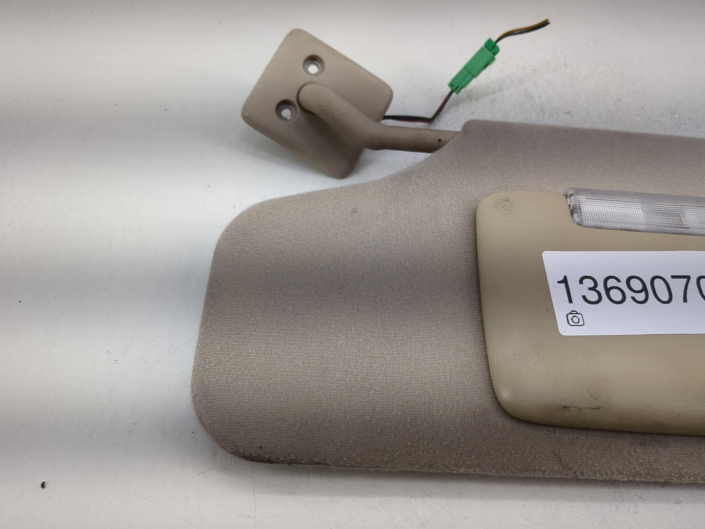 2007-2010 Ford Edge Sun Visor Shade Replacement Driver Left Mirror Fits Fits 2007 2008 2009 2010 OEM Used Auto Parts - Oemus