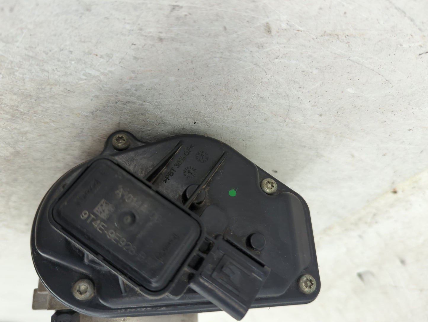 2007-2010 Ford Edge Throttle Body P/N:9T4E-9E928-B Fits Fits 2007 2008 2009 2010 2011 2012 2013 2014 OEM Used Auto Parts - O