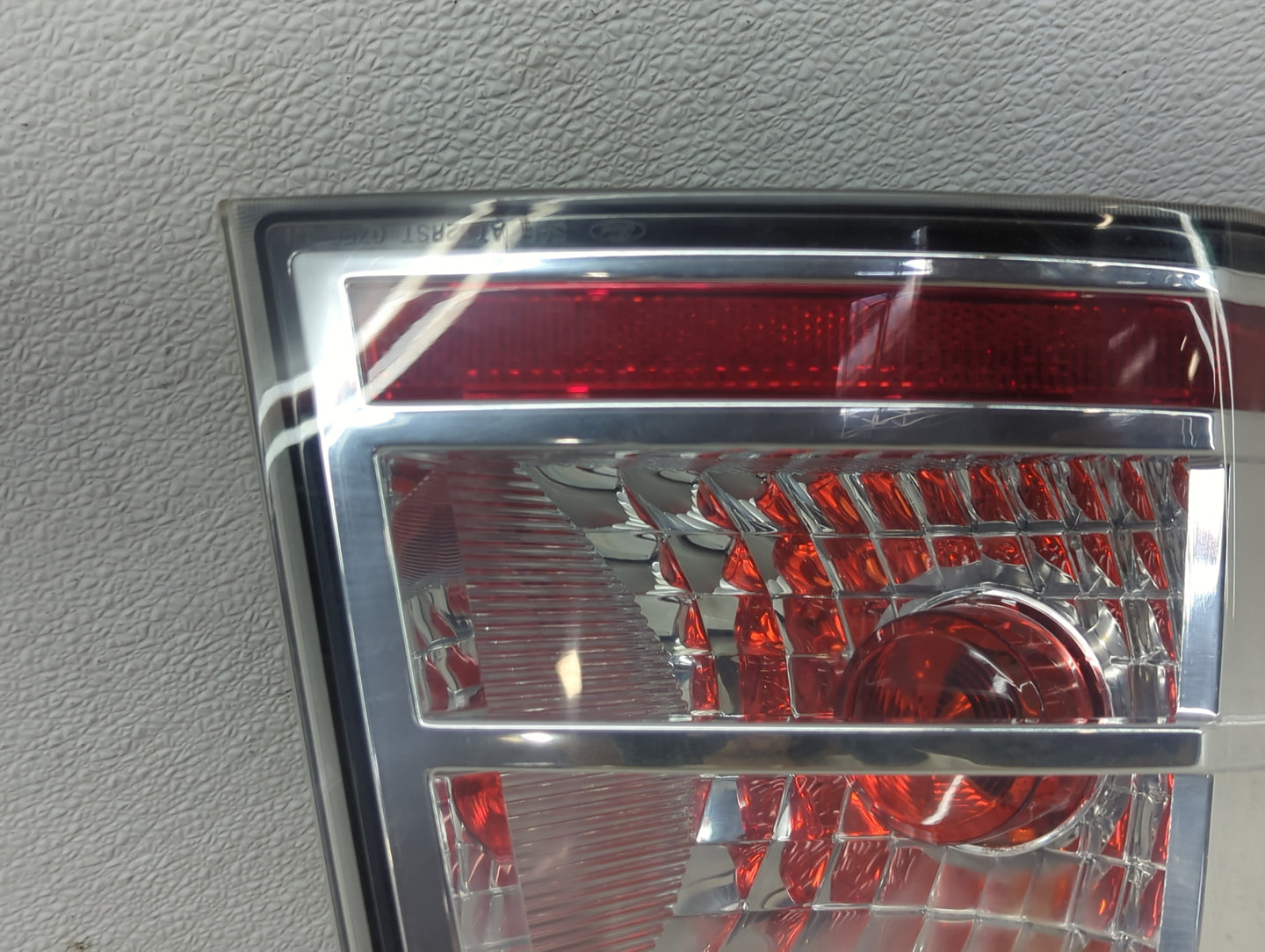 2007-2010 Ford Edge Tail Light Assembly Driver Left OEM P/N:8T43-13B505-A 9T4J-13B505-A Fits Fits 2007 2008 2009 2010 OEM Us