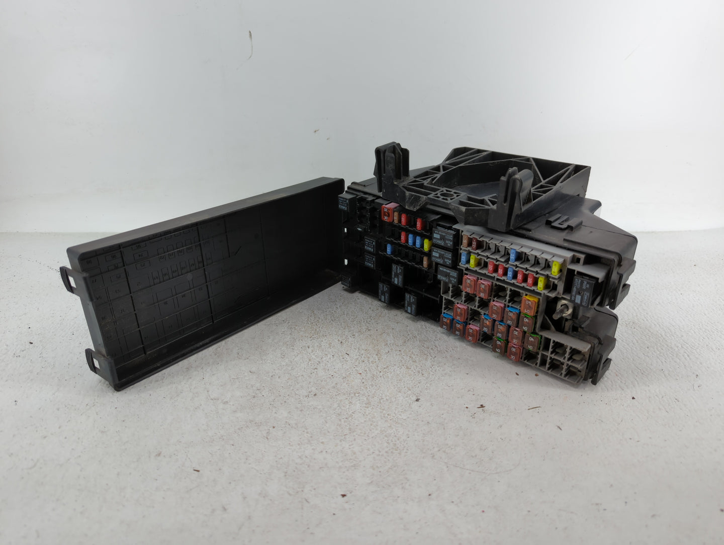 2010 Ford Edge Fusebox Fuse Box Panel Relay Module P/N:BT4T-14290-DE Fits OEM Used Auto Parts - Oemusedautoparts1.com