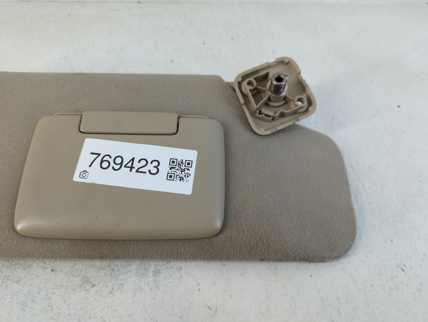 2007-2010 Ford Edge Sun Visor Shade Replacement Passenger Right Mirror Fits Fits 2007 2008 2009 2010 OEM Used Auto Parts - O