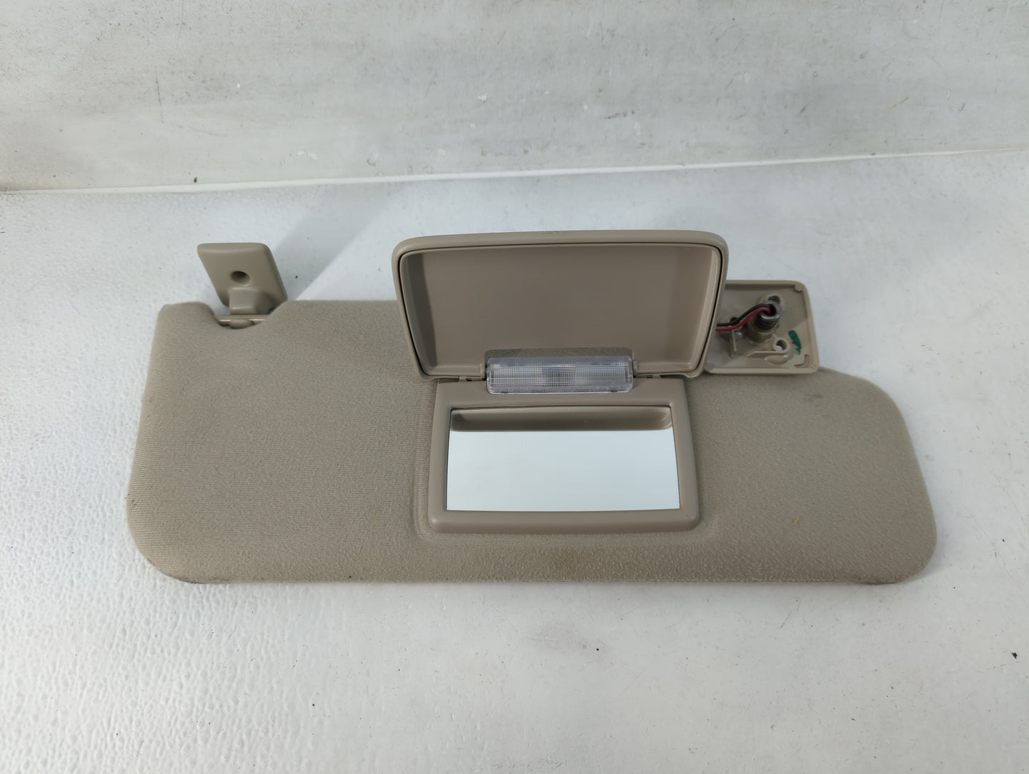 2007-2010 Ford Edge Sun Visor Shade Replacement Passenger Right Mirror Fits Fits 2007 2008 2009 2010 OEM Used Auto Parts - O