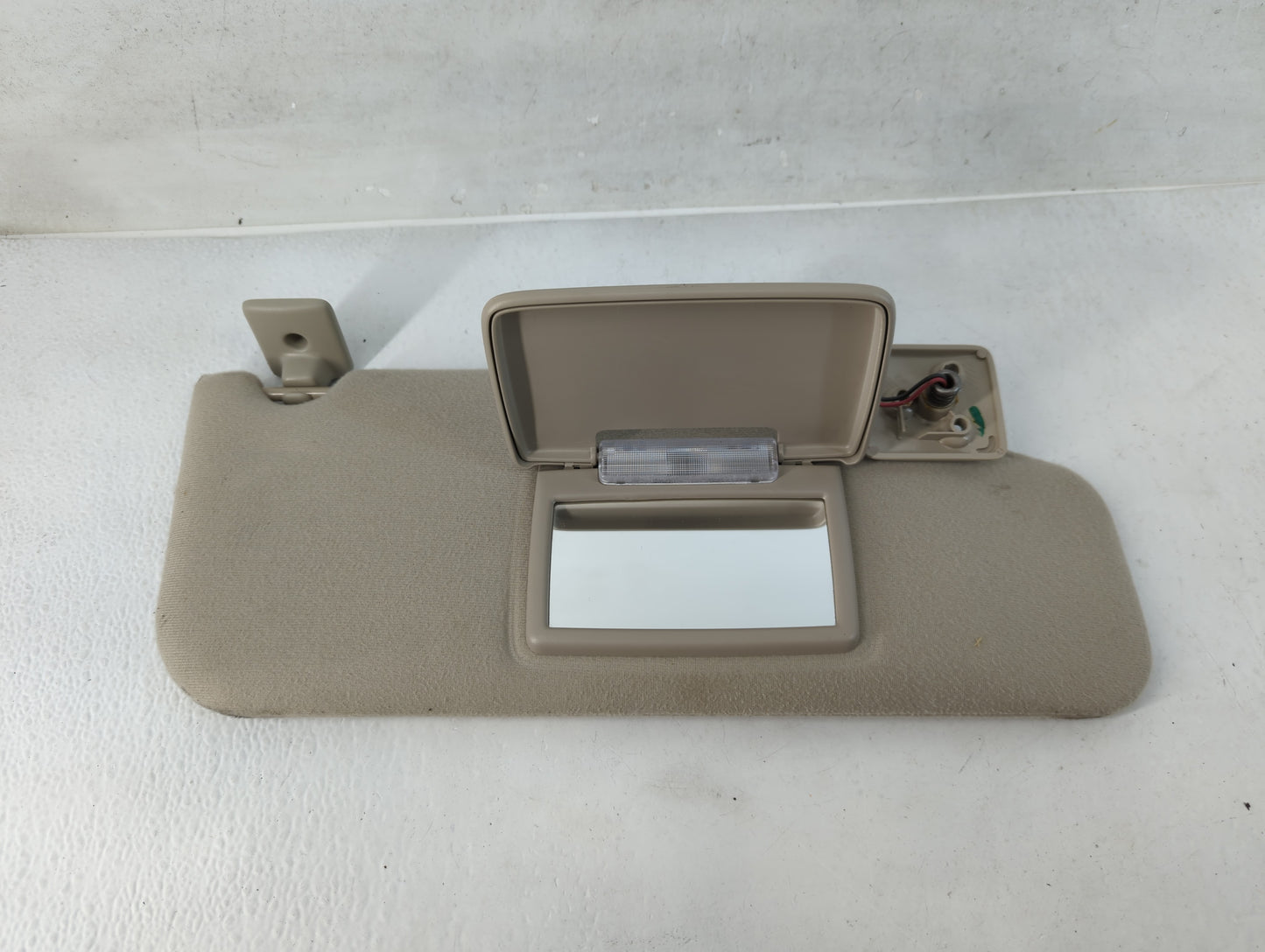 2007-2010 Ford Edge Sun Visor Shade Replacement Passenger Right Mirror Fits Fits 2007 2008 2009 2010 OEM Used Auto Parts - O
