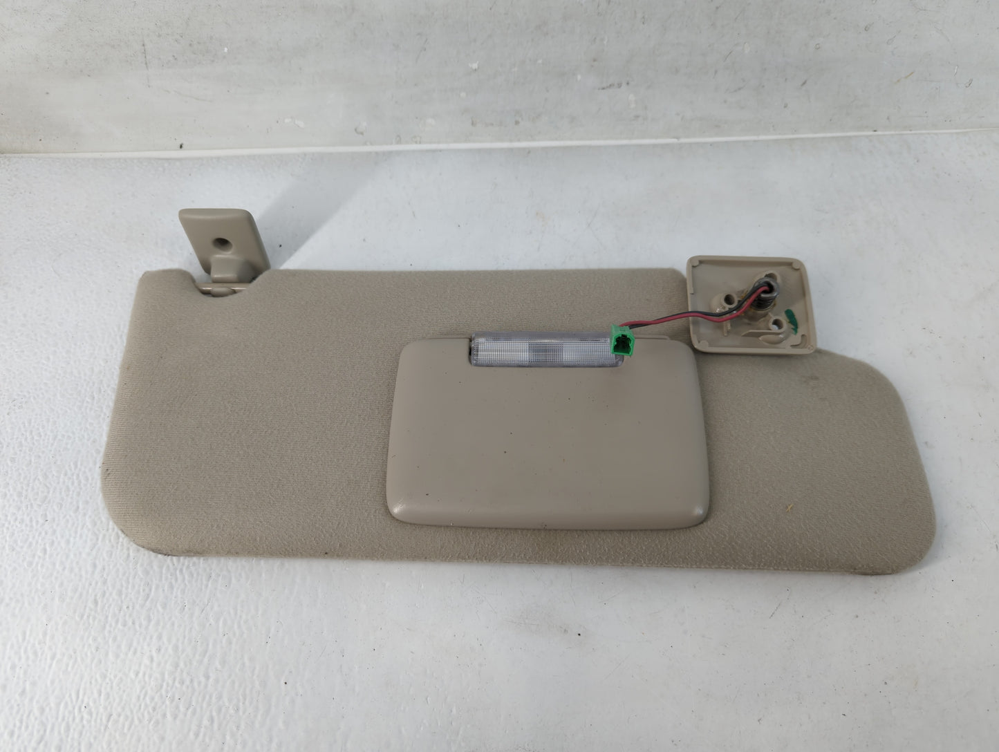 2007-2010 Ford Edge Sun Visor Shade Replacement Passenger Right Mirror Fits Fits 2007 2008 2009 2010 OEM Used Auto Parts - O