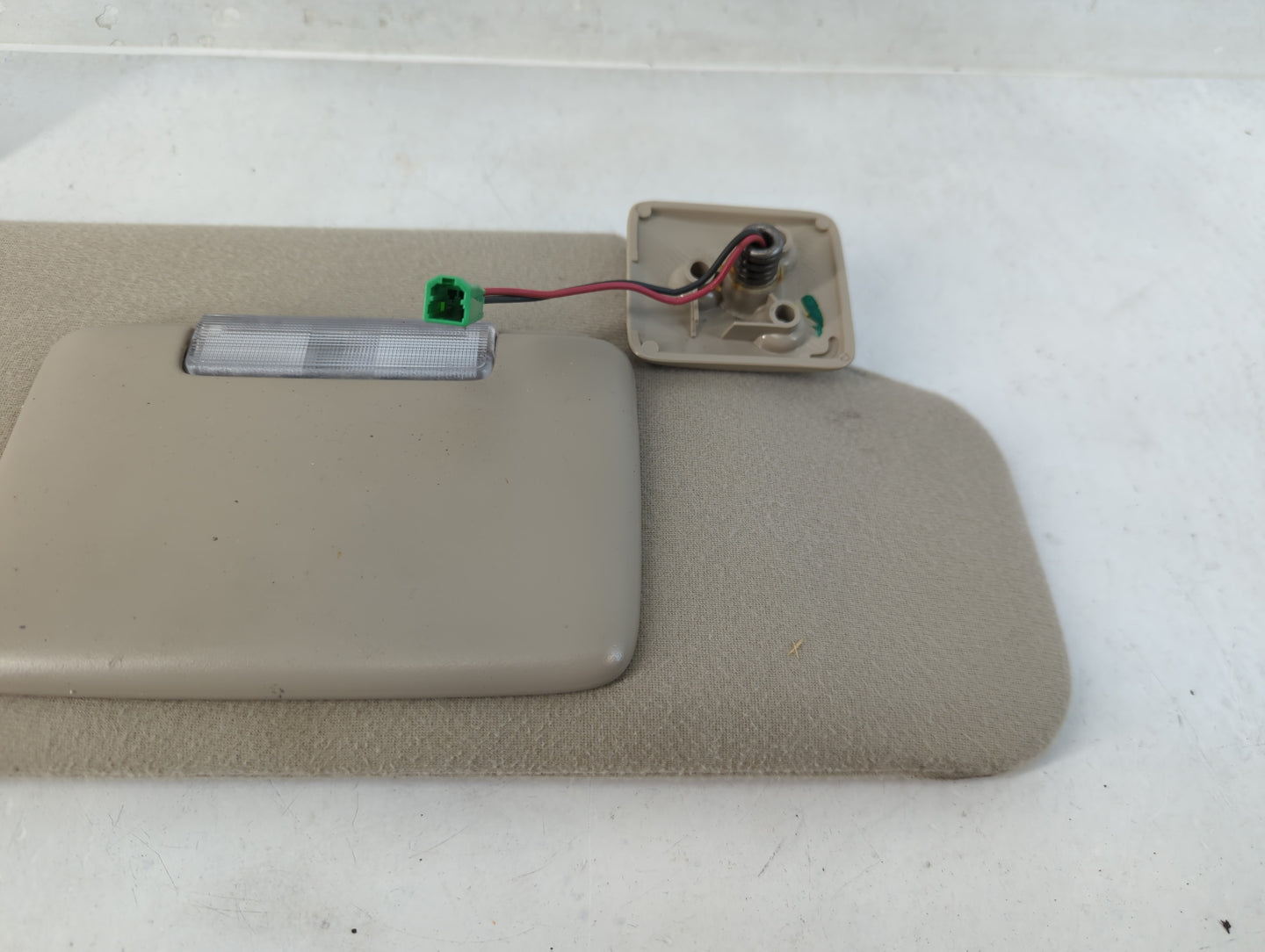 2007-2010 Ford Edge Sun Visor Shade Replacement Passenger Right Mirror Fits Fits 2007 2008 2009 2010 OEM Used Auto Parts - O