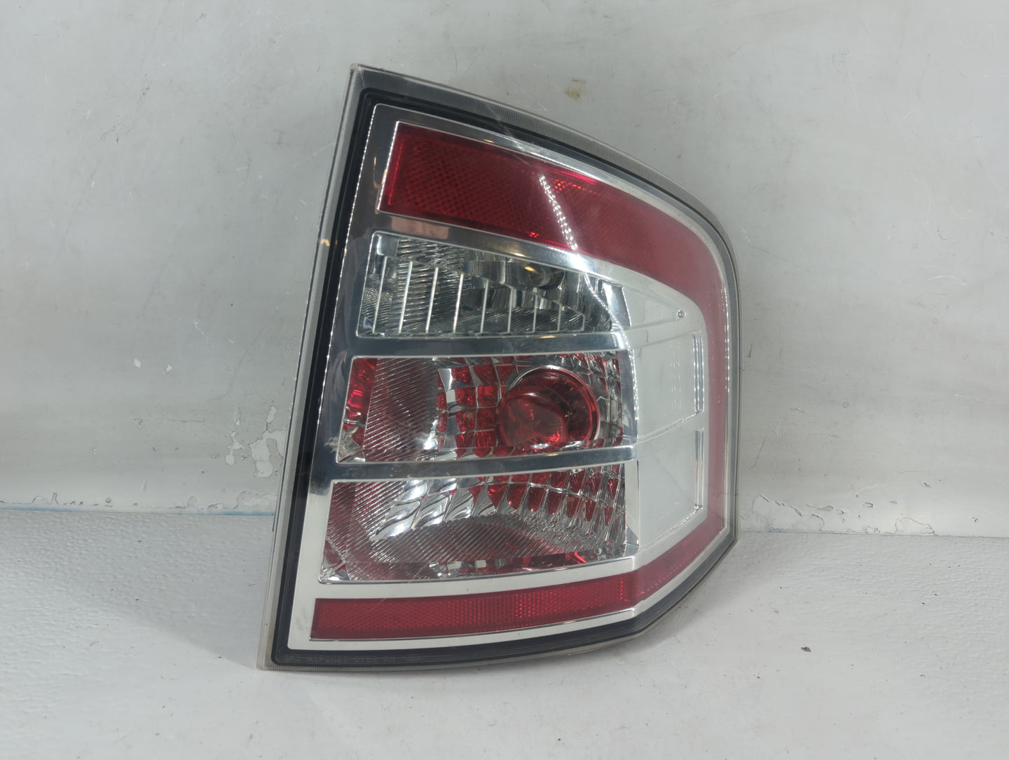 2009-2010 Ford Edge Tail Light Assembly Passenger Right OEM Fits Fits 2009 2010 OEM Used Auto Parts - Oemusedautoparts1.com