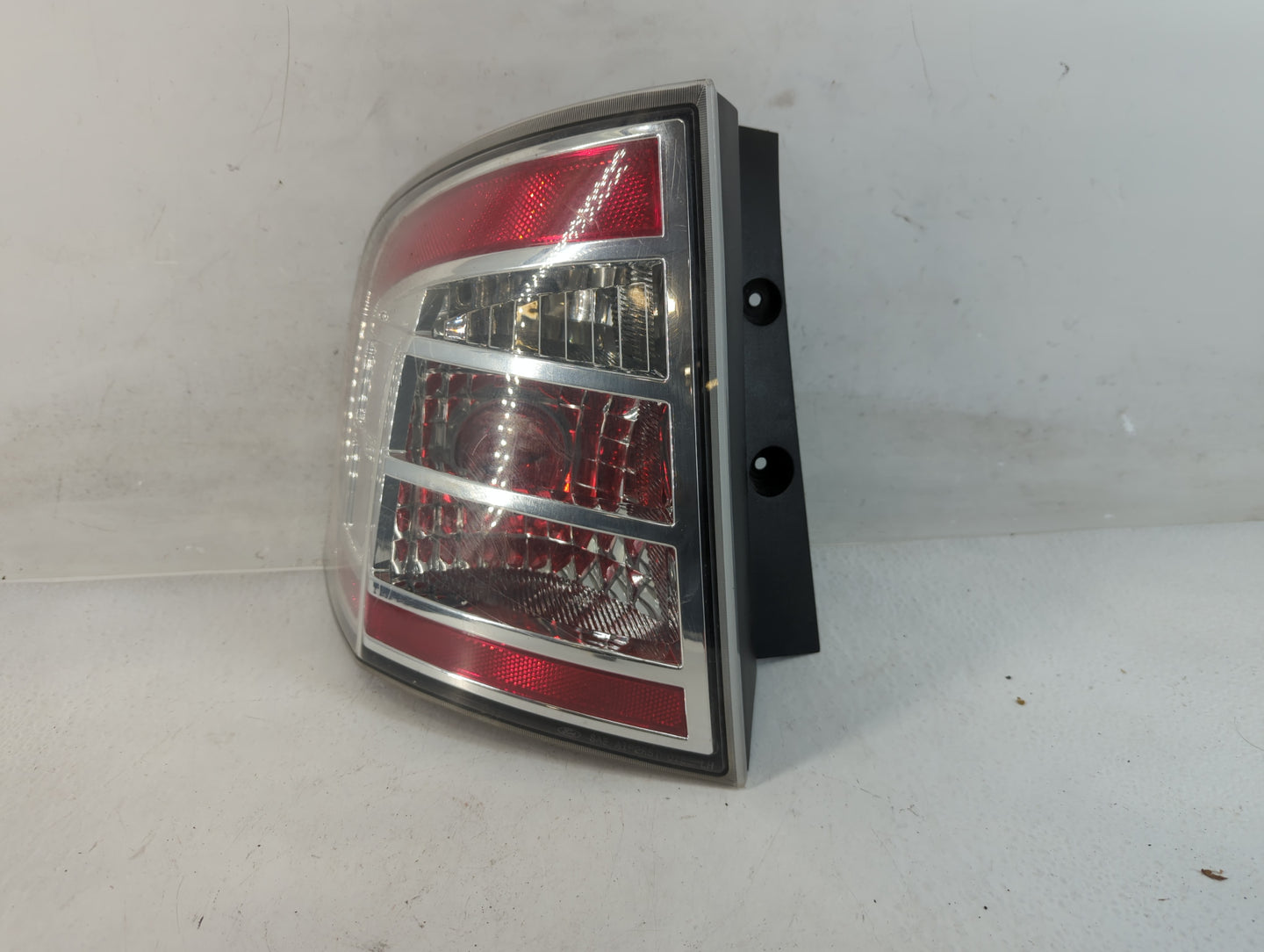 2009-2010 Ford Edge Tail Light Assembly Driver Left OEM Fits Fits 2009 2010 OEM Used Auto Parts - Oemusedautoparts1.com