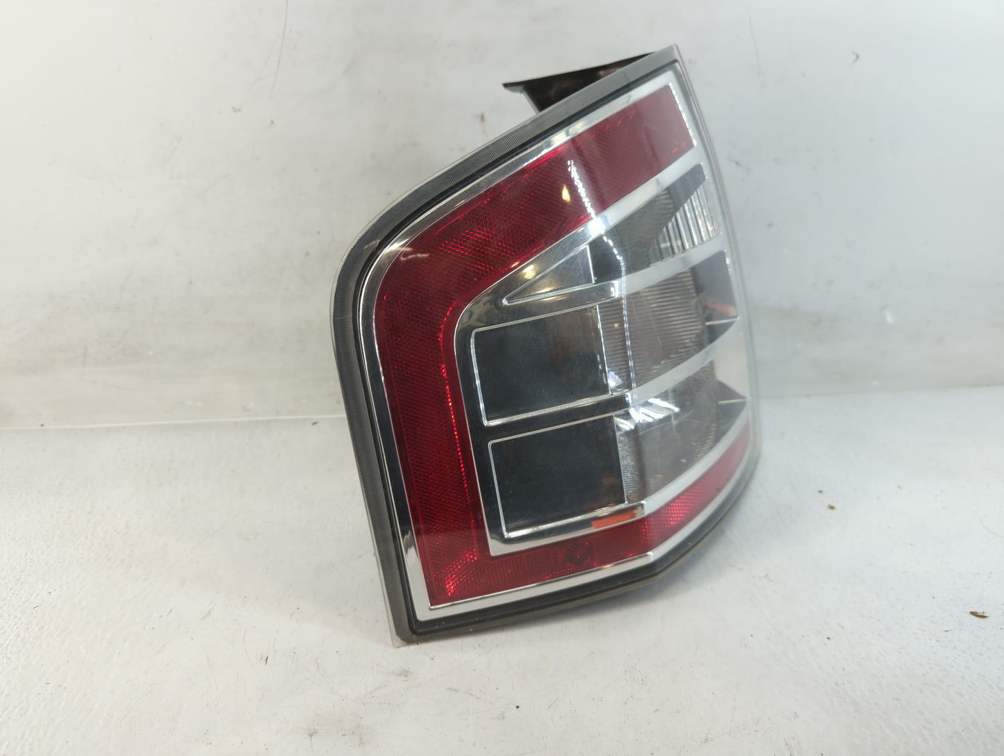 2009-2010 Ford Edge Tail Light Assembly Driver Left OEM Fits Fits 2009 2010 OEM Used Auto Parts - Oemusedautoparts1.com