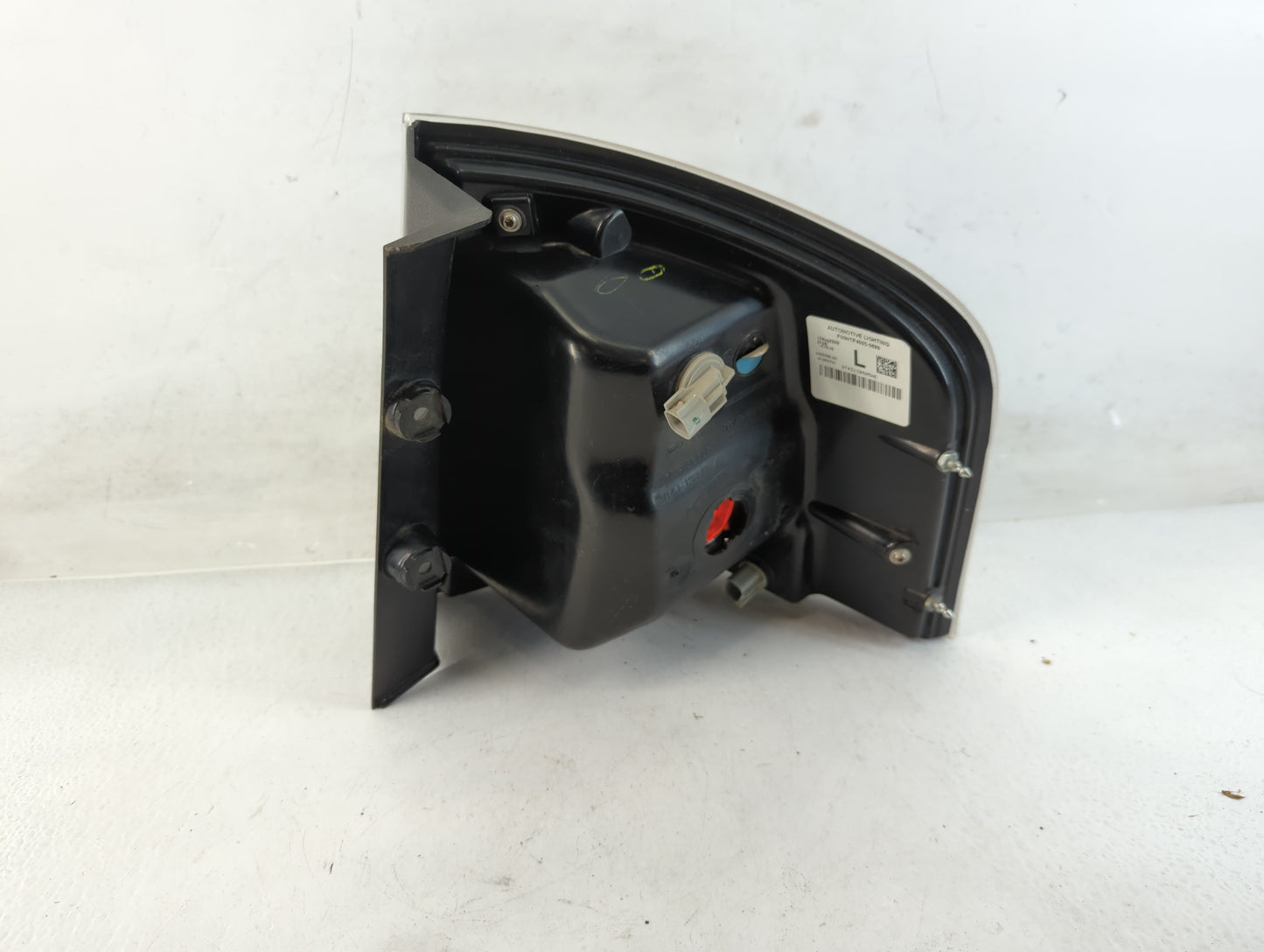 2009-2010 Ford Edge Tail Light Assembly Driver Left OEM Fits Fits 2009 2010 OEM Used Auto Parts - Oemusedautoparts1.com