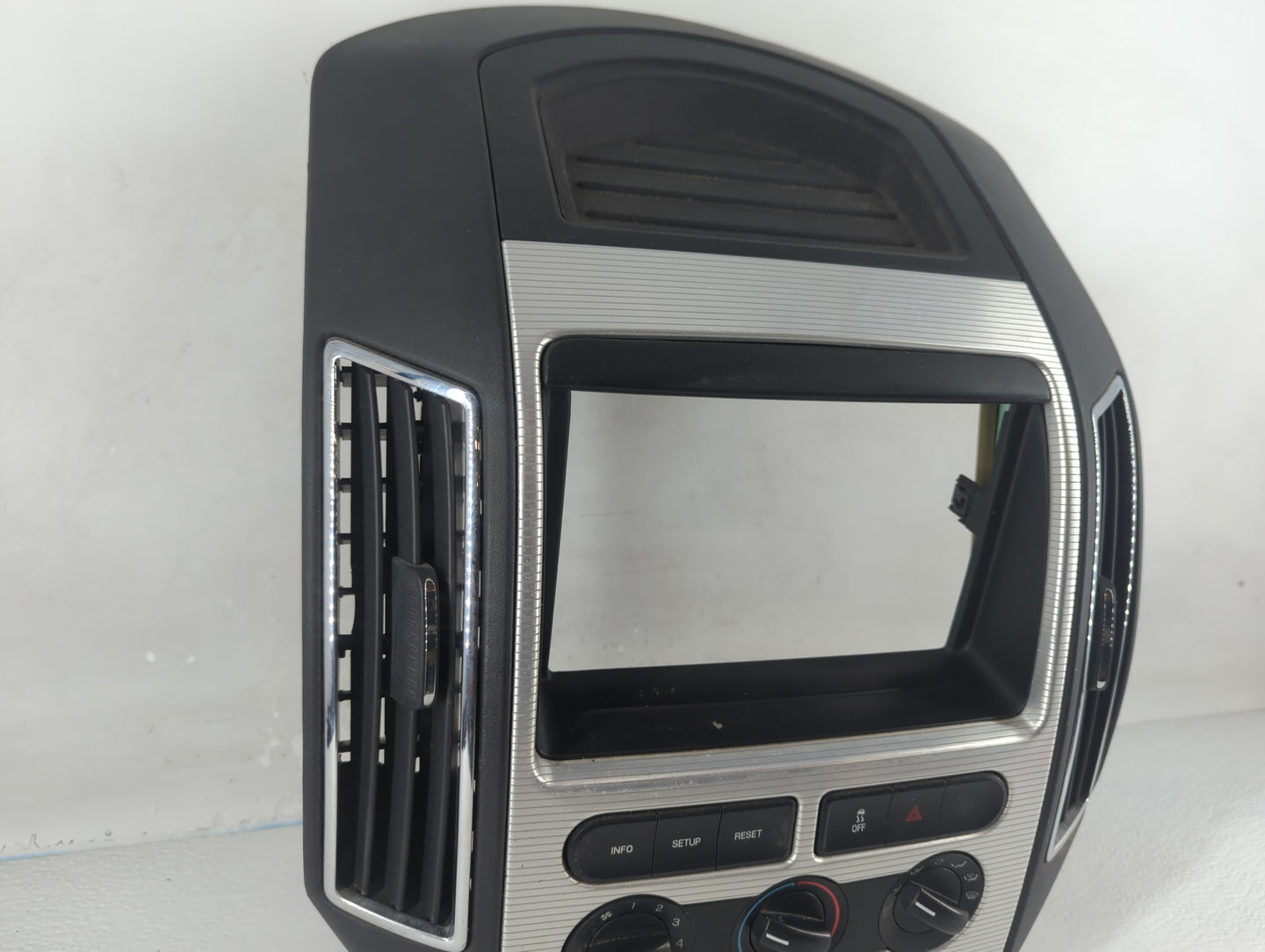 2010 Ford Edge Climate Control Module Temperature AC/Heater Replacement Fits OEM Used Auto Parts - Oemusedautoparts1.com