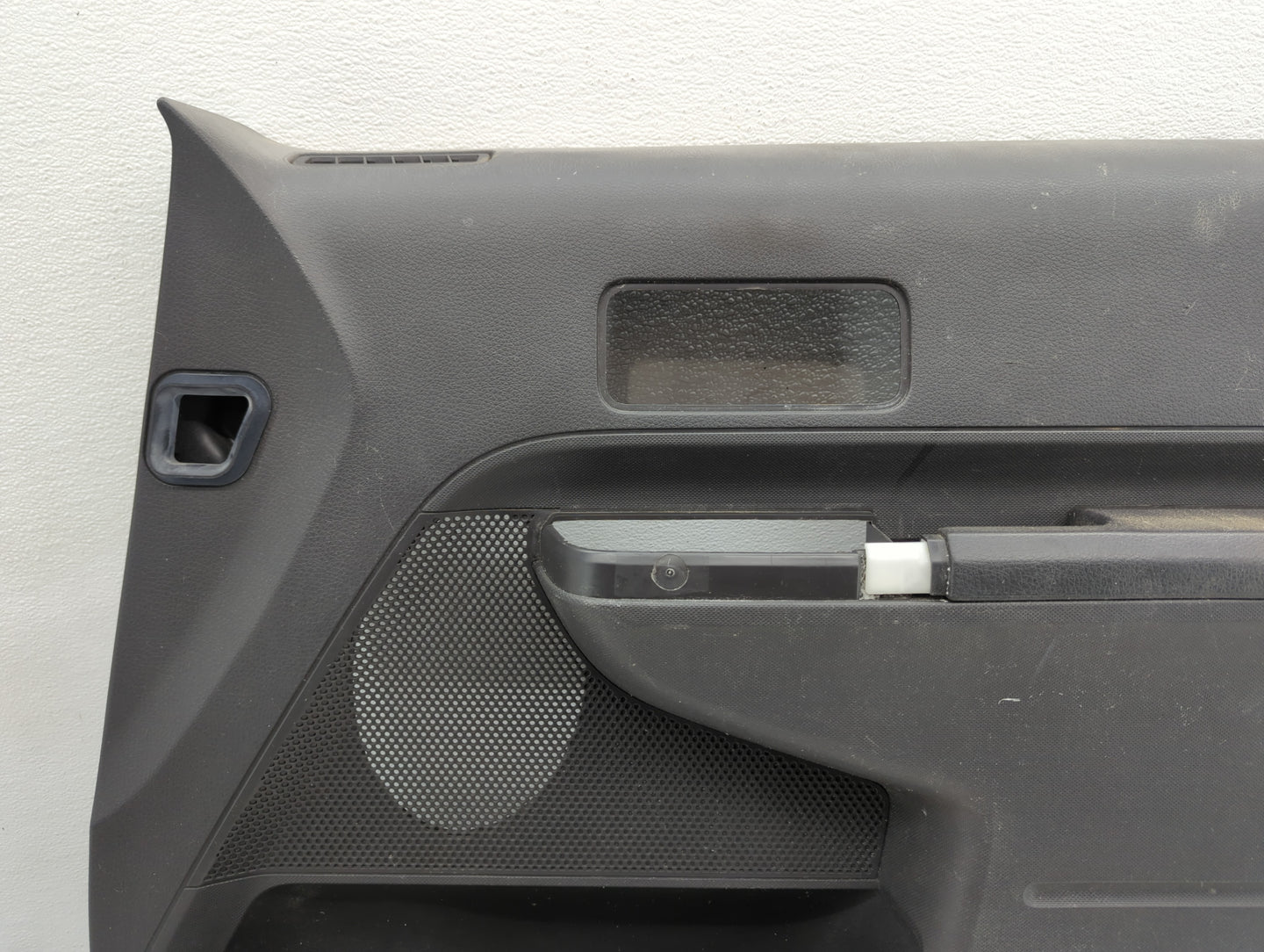 2010 Ford Edge Front Right Passenger Interior Door Panel Trim - Oemusedautoparts1.com