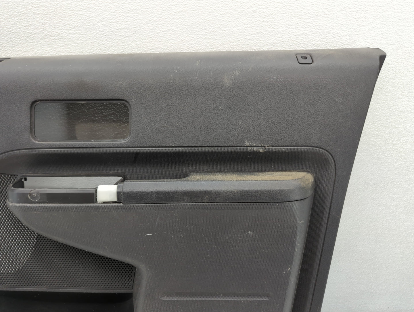 2010 Ford Edge Front Right Passenger Interior Door Panel Trim - Oemusedautoparts1.com