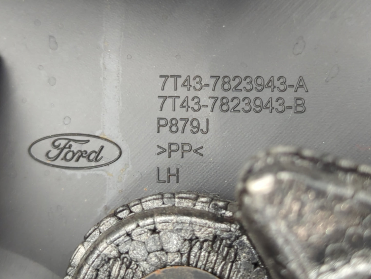 2010 Ford Edge Front Left Driver Interior Door Panel Trim - Oemusedautoparts1.com