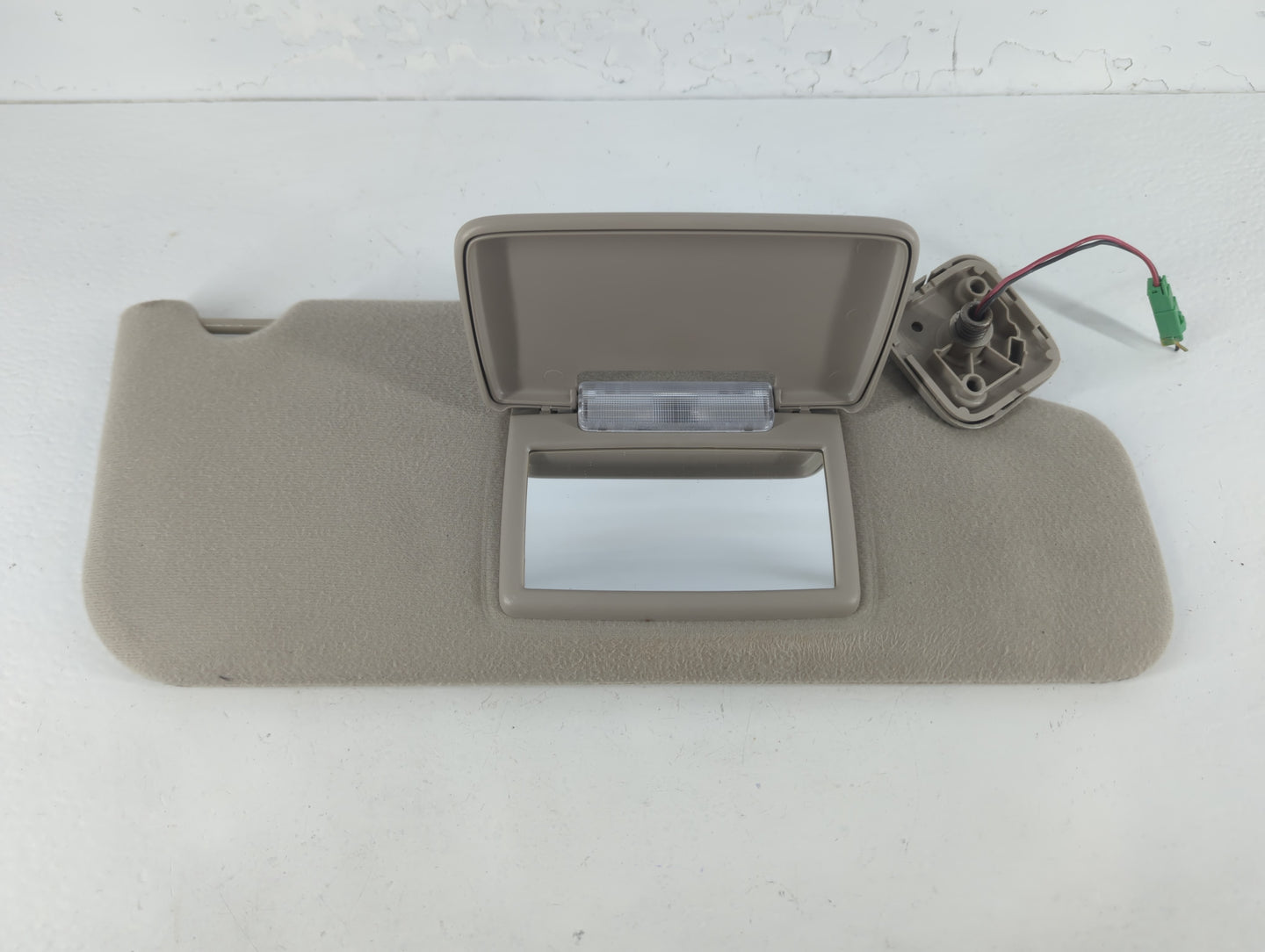 2007-2010 Ford Edge Sun Visor Shade Replacement Passenger Right Mirror Fits Fits 2007 2008 2009 2010 OEM Used Auto Parts - O