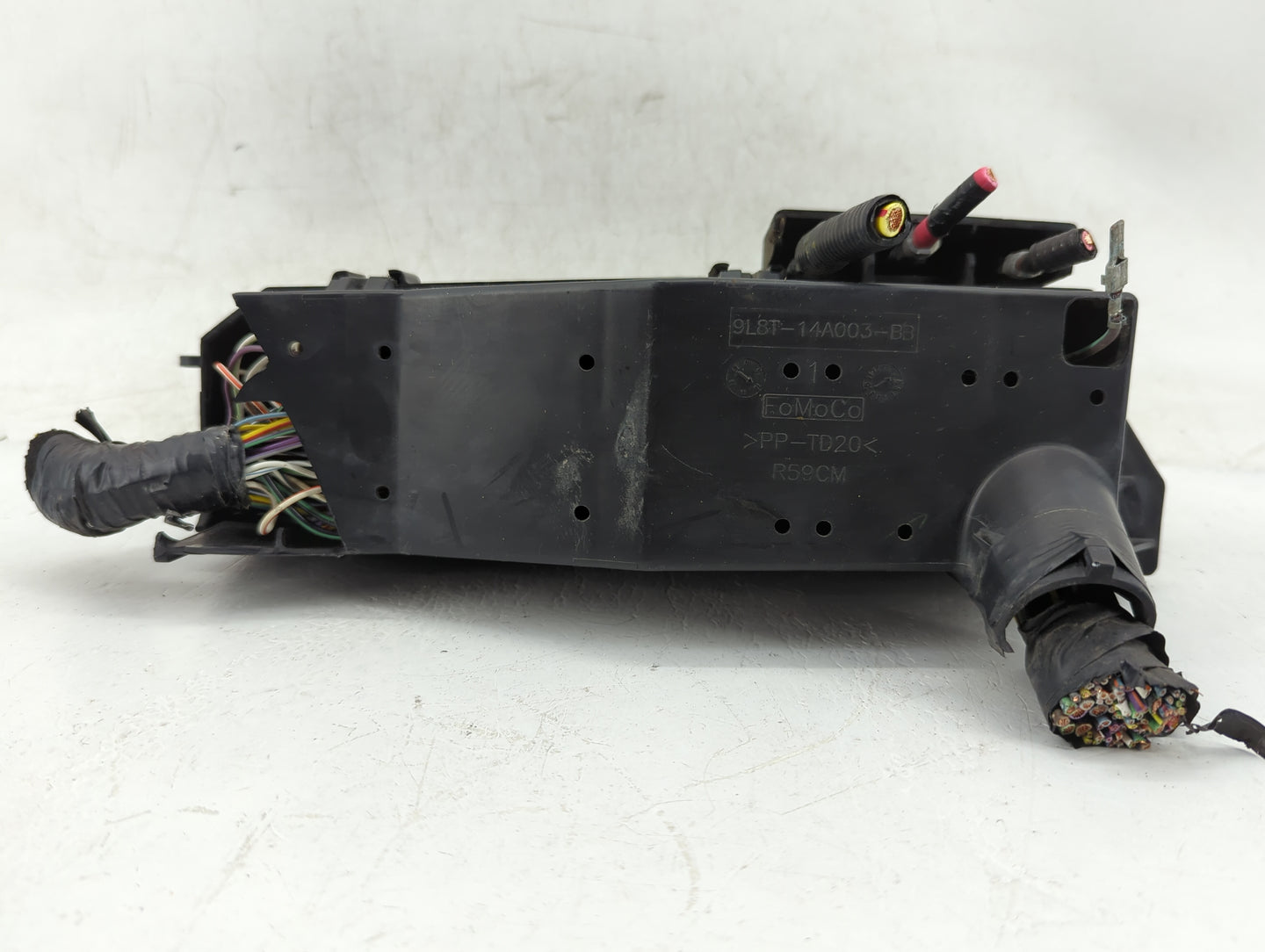 2010 Ford Escape Fusebox Fuse Box Panel Relay Module Fits OEM Used Auto Parts - Oemusedautoparts1.com