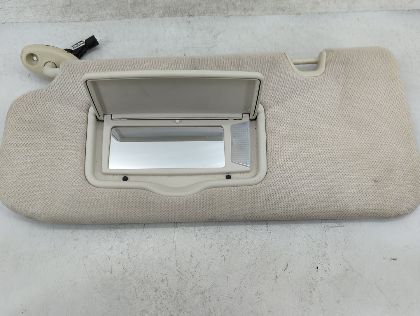 2010-2012 Ford Escape Sun Visor Shade Replacement Driver Left Mirror Fits Fits 2010 2011 2012 OEM Used Auto Parts - Oemuseda