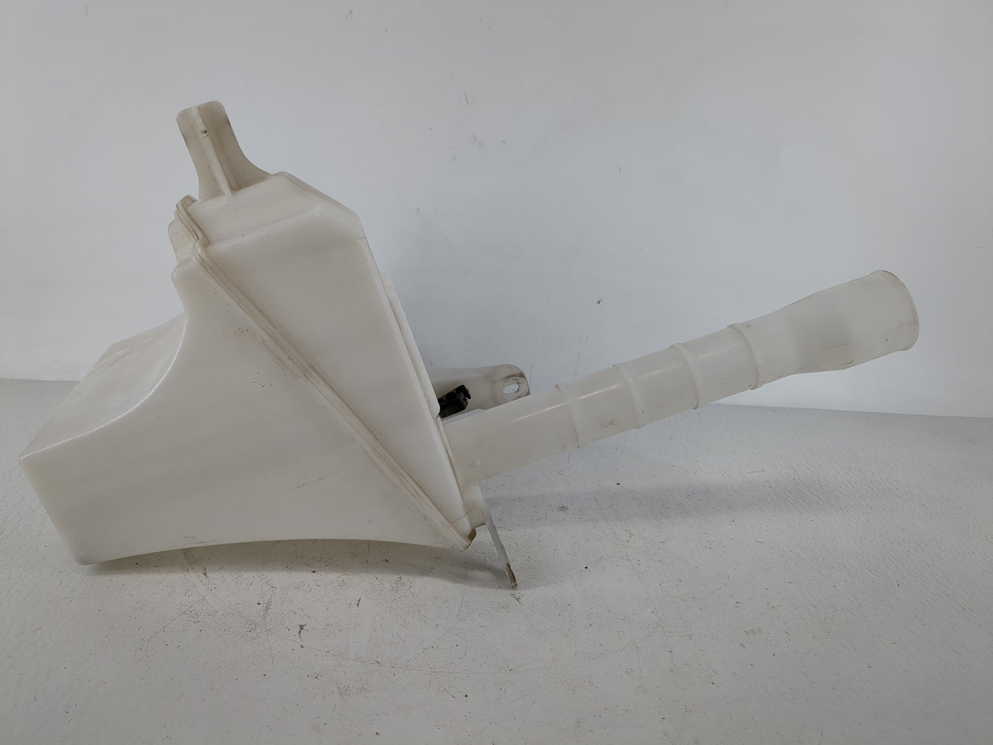 2008-2012 Ford Escape Windshield Washer Fluid Reservoir Bottle Oem - Oemusedautoparts1.com