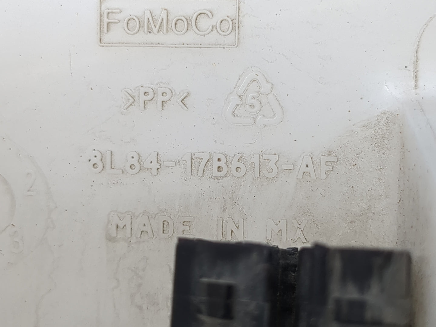 2008-2012 Ford Escape Windshield Washer Fluid Reservoir Bottle Oem - Oemusedautoparts1.com