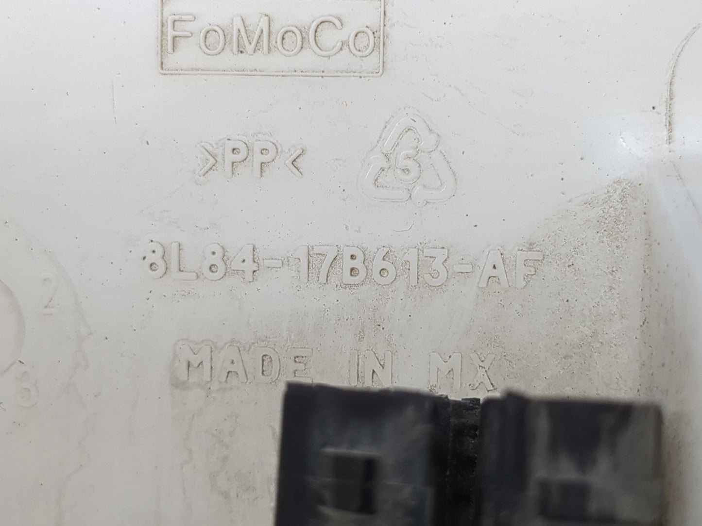 2008-2012 Ford Escape Windshield Washer Fluid Reservoir Bottle Oem - Oemusedautoparts1.com