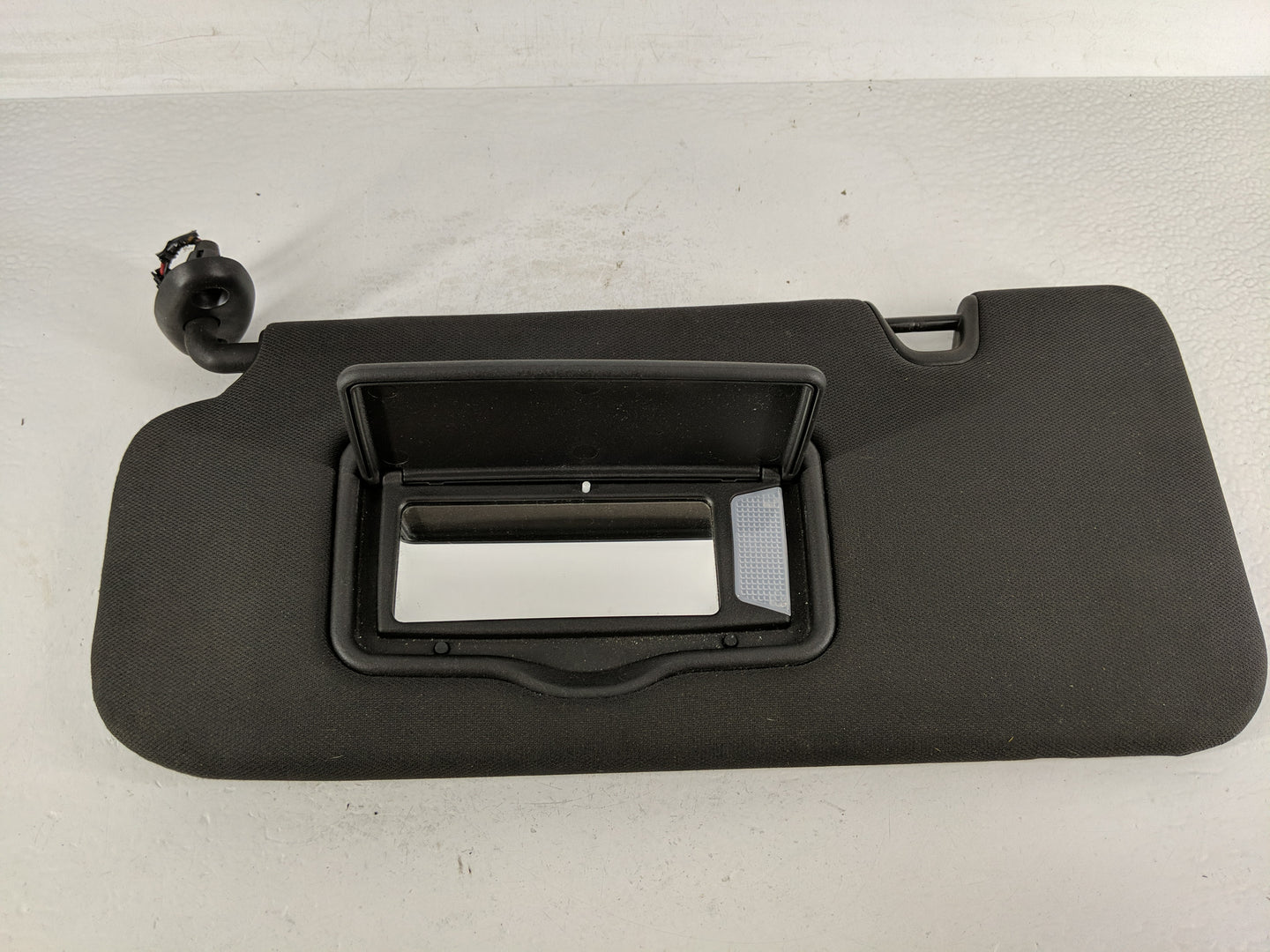 2010-2012 Ford Escape Sun Visor Shade Replacement Driver Left Mirror Fits Fits 2010 2011 2012 OEM Used Auto Parts - Oemuseda