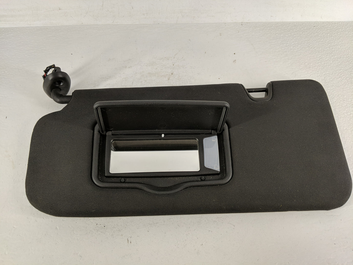 2010-2012 Ford Escape Sun Visor Shade Replacement Driver Left Mirror Fits Fits 2010 2011 2012 OEM Used Auto Parts - Oemuseda