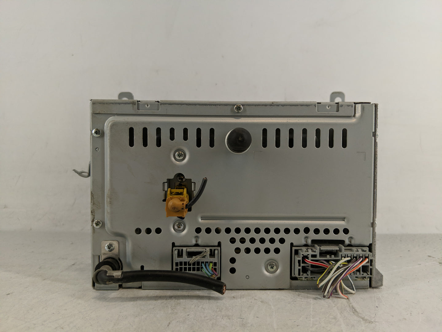 2010 Ford Escape Radio AM FM Cd Player Receiver Replacement P/N:9L8T-19C157-BE Fits OEM Used Auto Parts - Oemusedautoparts1.