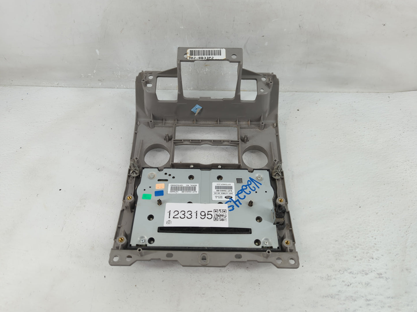 2009-2012 Ford Escape Radio AM FM Cd Player Receiver Replacement P/N:9L8T-18A802-BB Fits Fits 2009 2010 2011 2012 OEM Used A