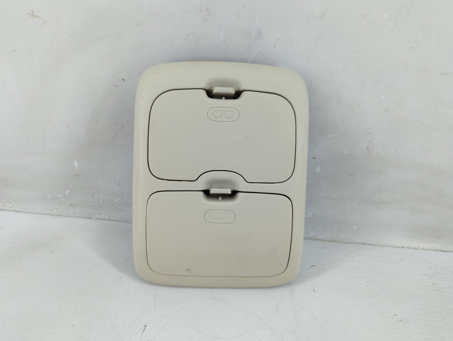 2010 Ford Escape Overhead Roof Console - Oemusedautoparts1.com