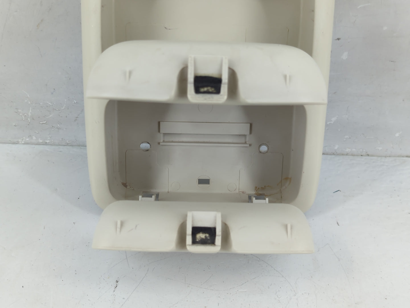 2010 Ford Escape Overhead Roof Console - Oemusedautoparts1.com